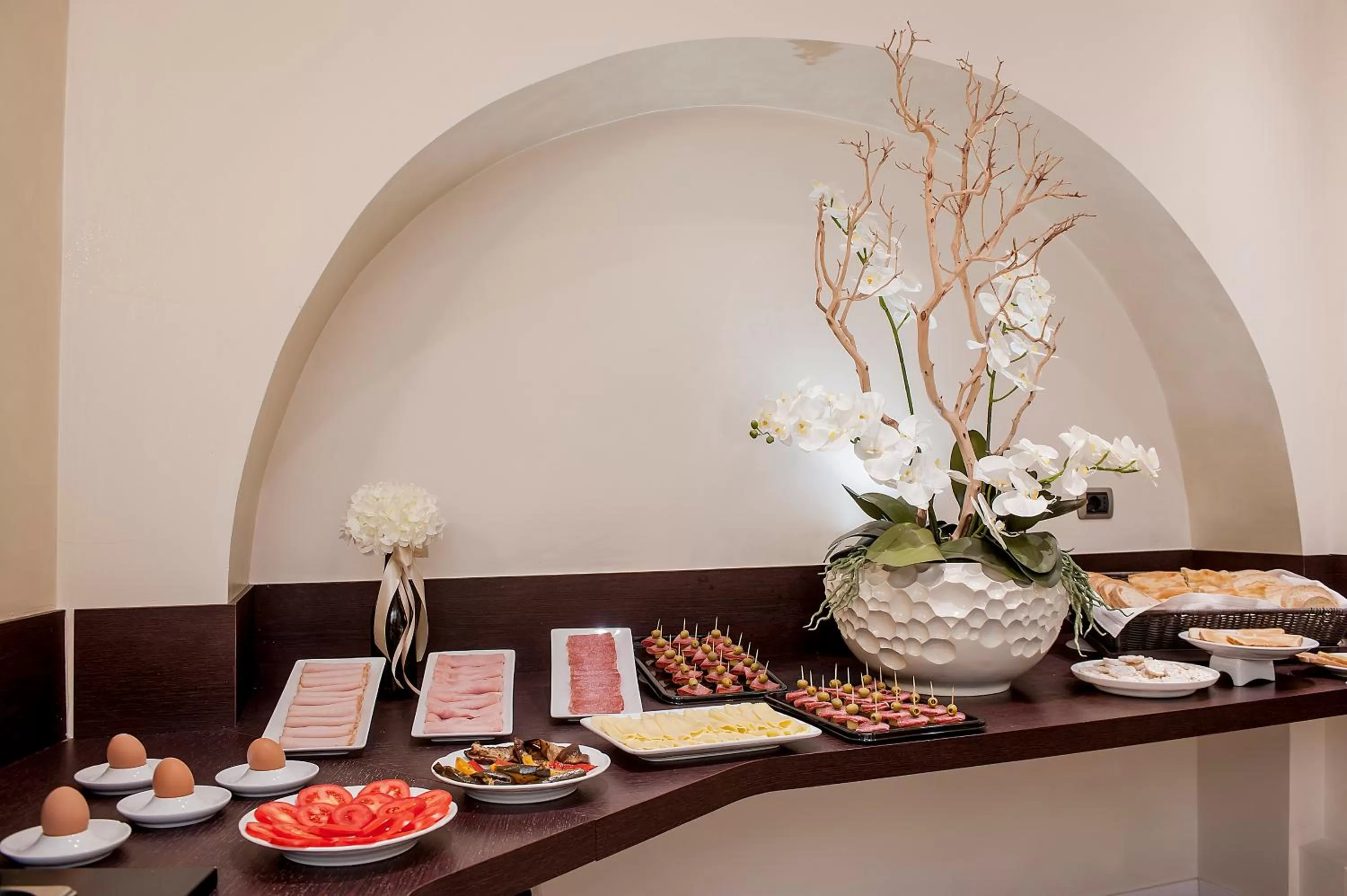 Restaurant/places to eat in Demetra Hotel