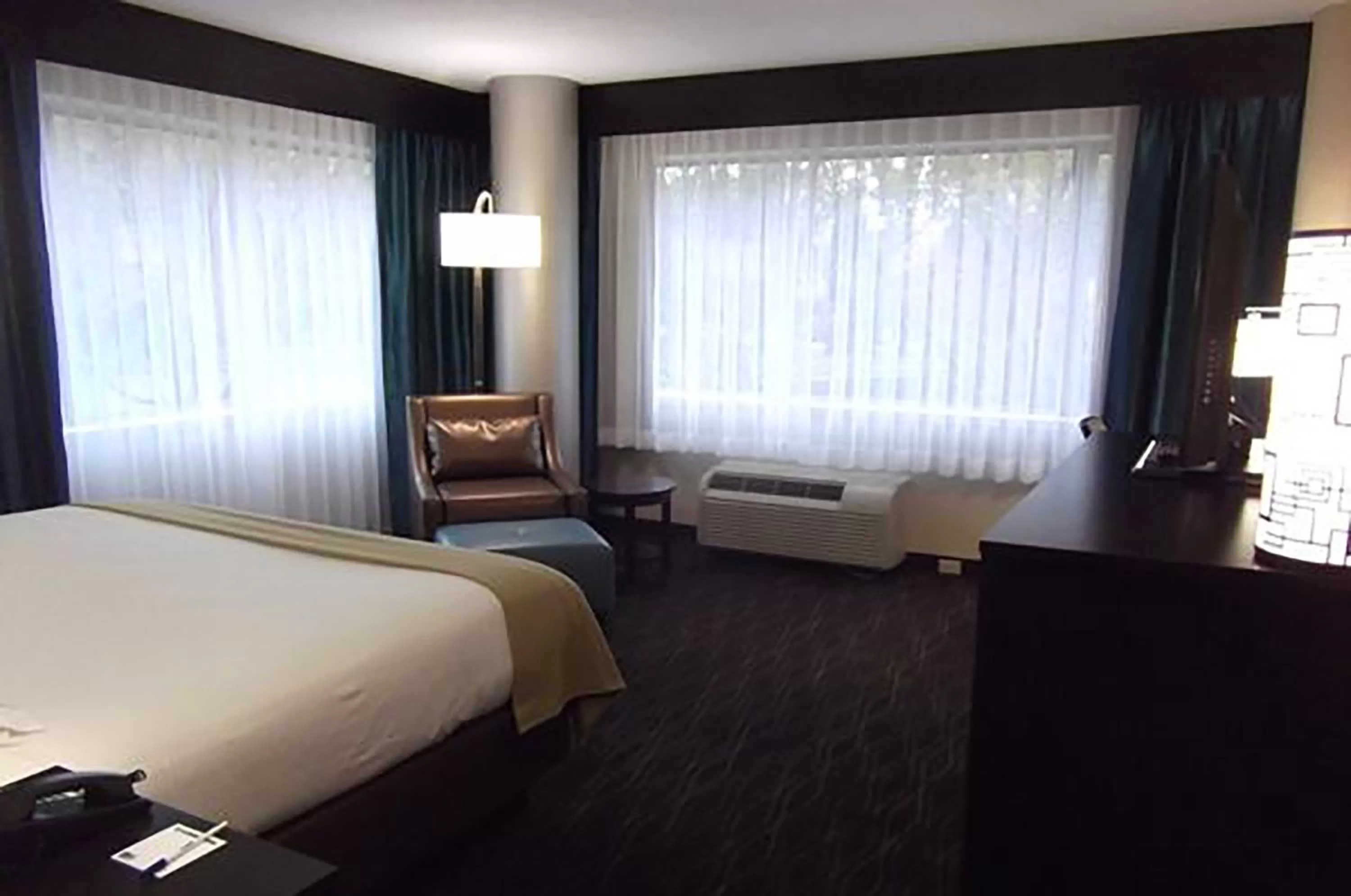 Photo of the whole room, Bed in Holiday Inn Express Boise Downtown by IHG