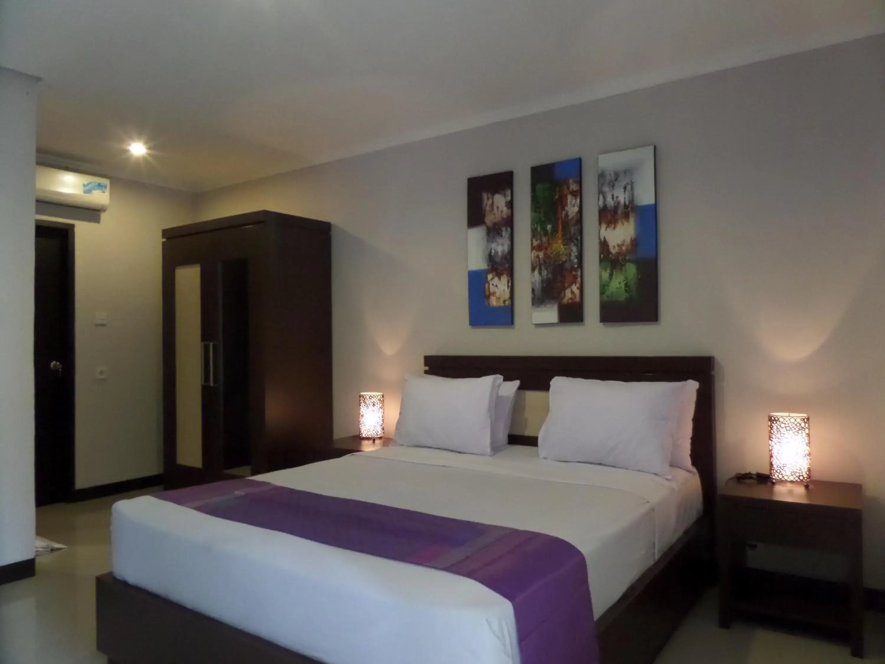 Bedroom, Bed in Mansu Hotel and Spa Legian