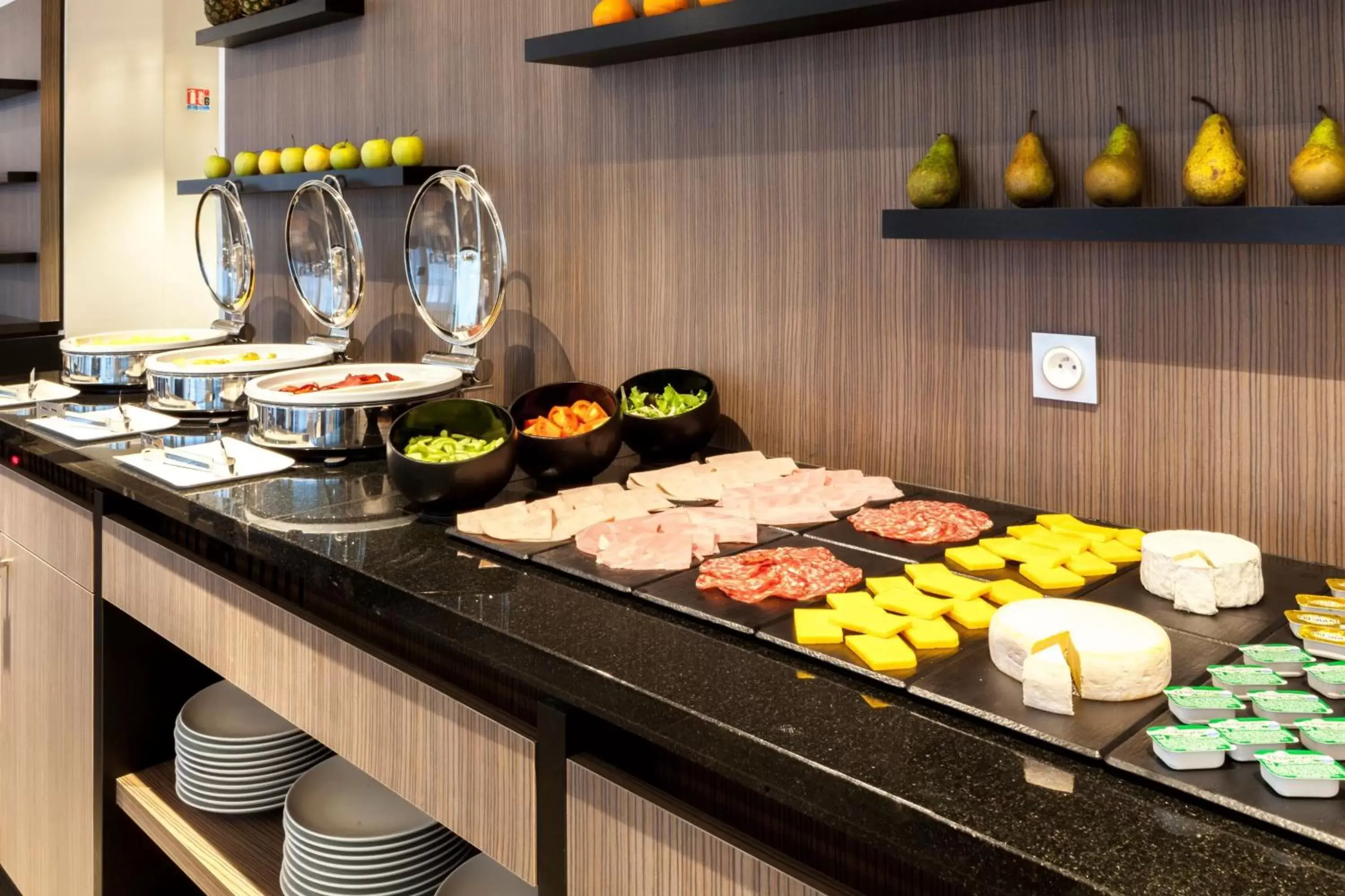 Restaurant/places to eat, Food in AC Hotel by Marriott Paris Le Bourget Airport