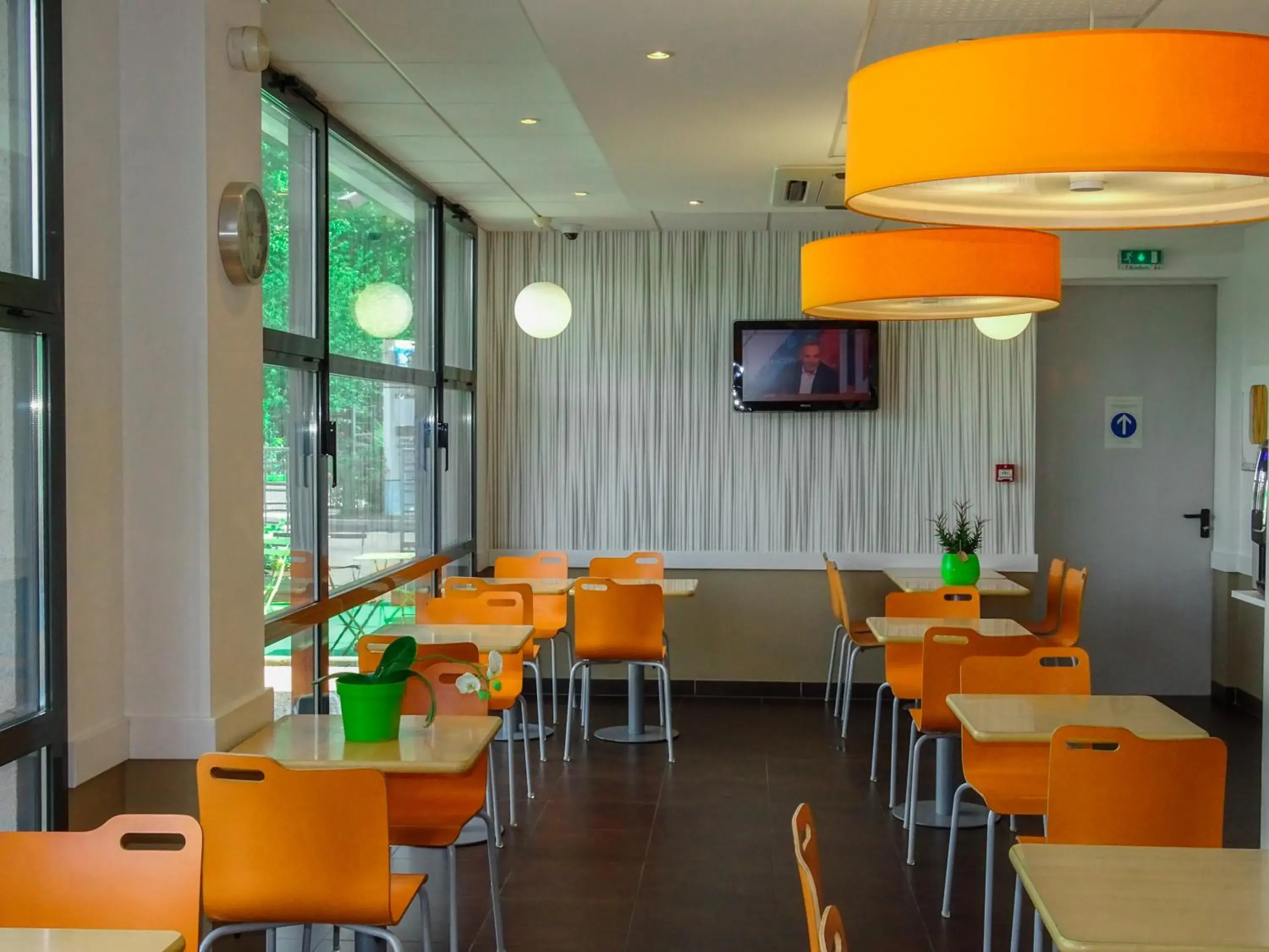 Breakfast, Restaurant/Places to Eat in ibis budget Tours Nord