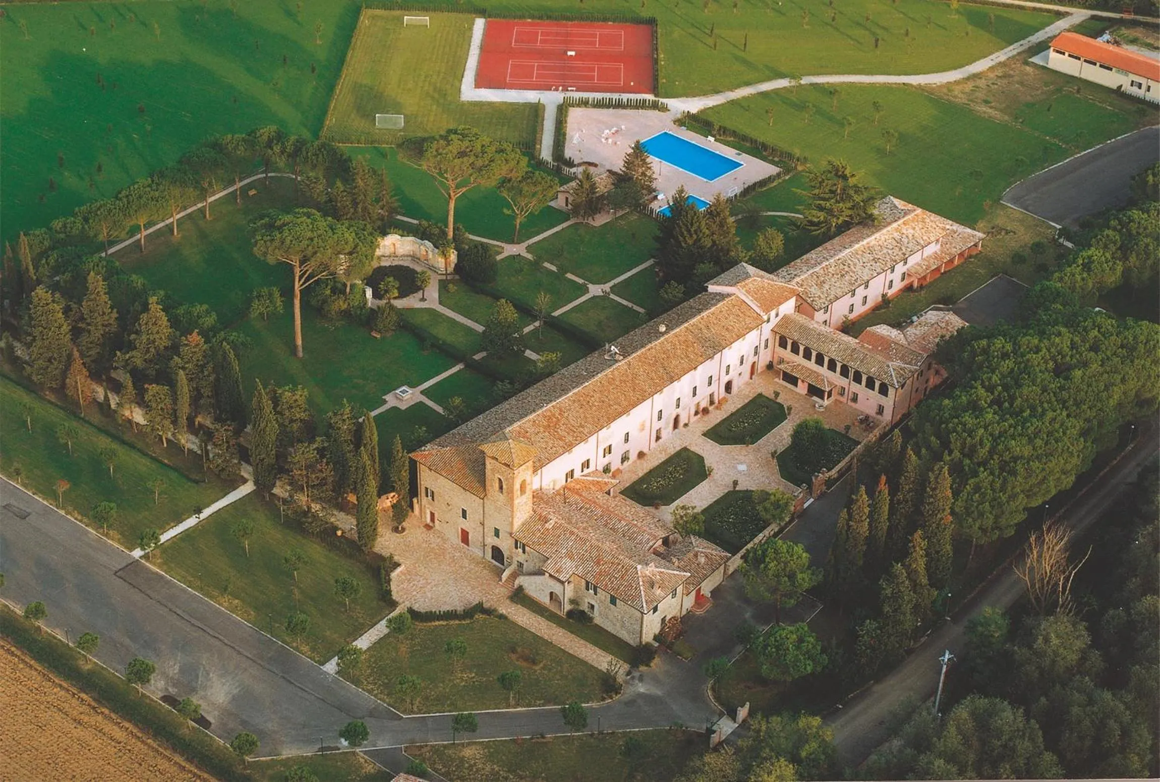 Bird's eye view, Bird's-eye View in Relais San Clemente