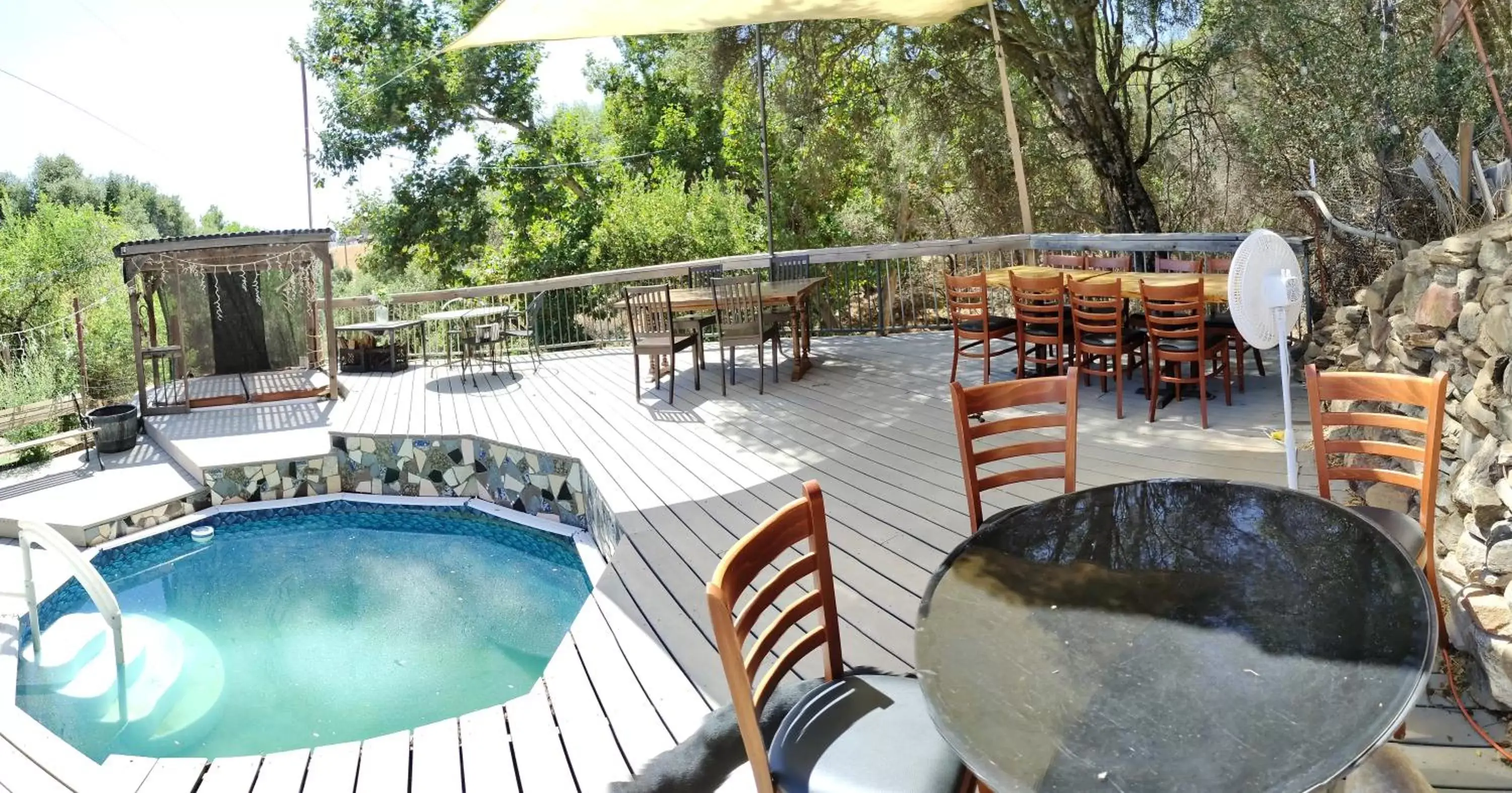 Balcony/Terrace, Pool View in Genas's Sierra Inn & Restaurant