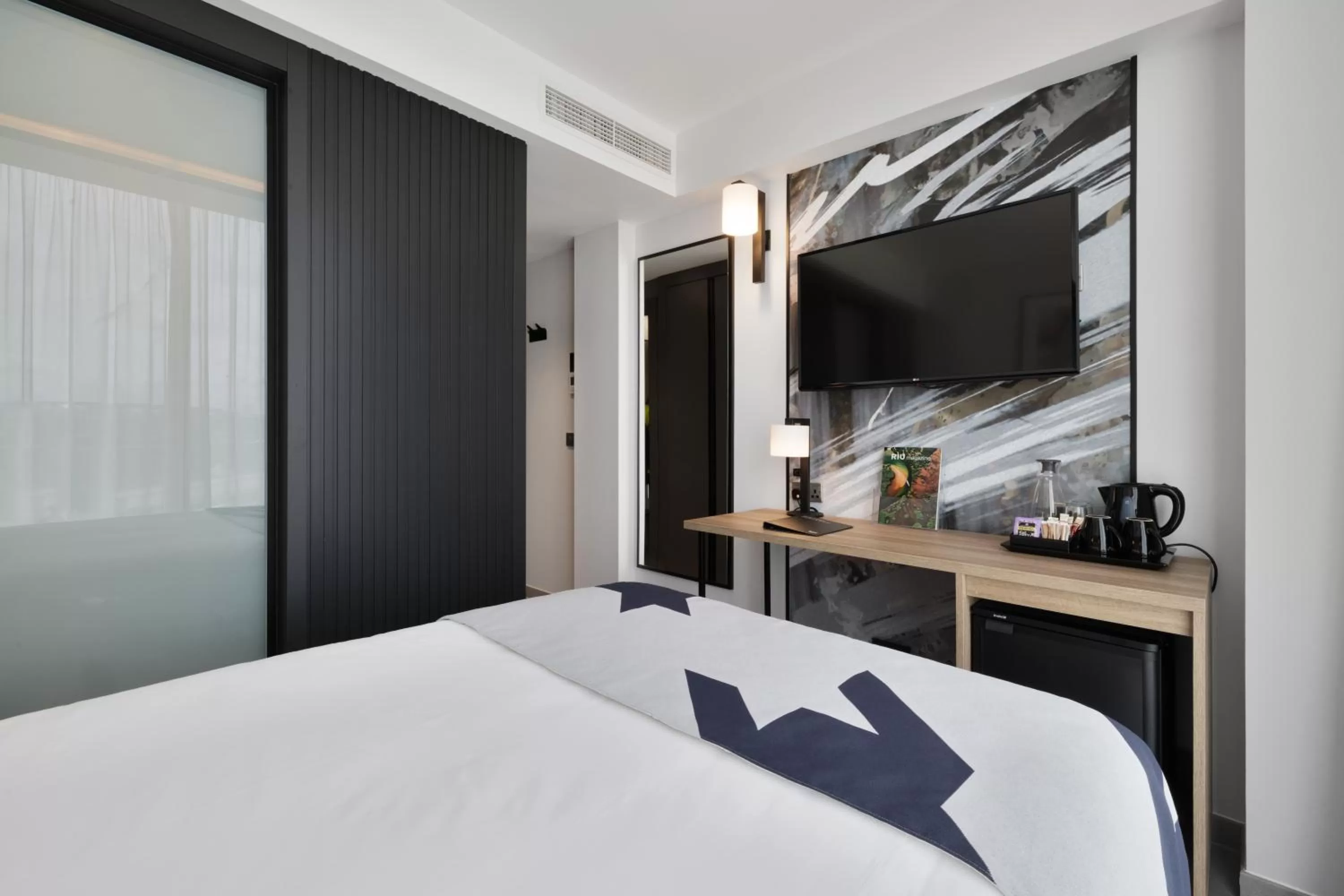 TV and multimedia, Bed in Riu Plaza London Victoria