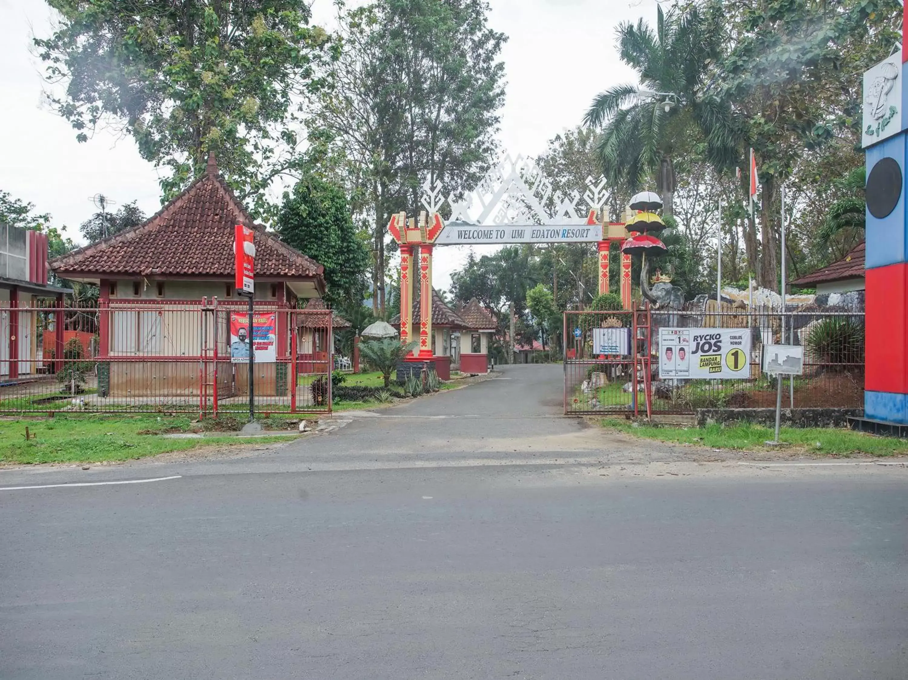 Facade/entrance, Property Building in Collection O 89999 Hotel Bumi Kedaton Resort