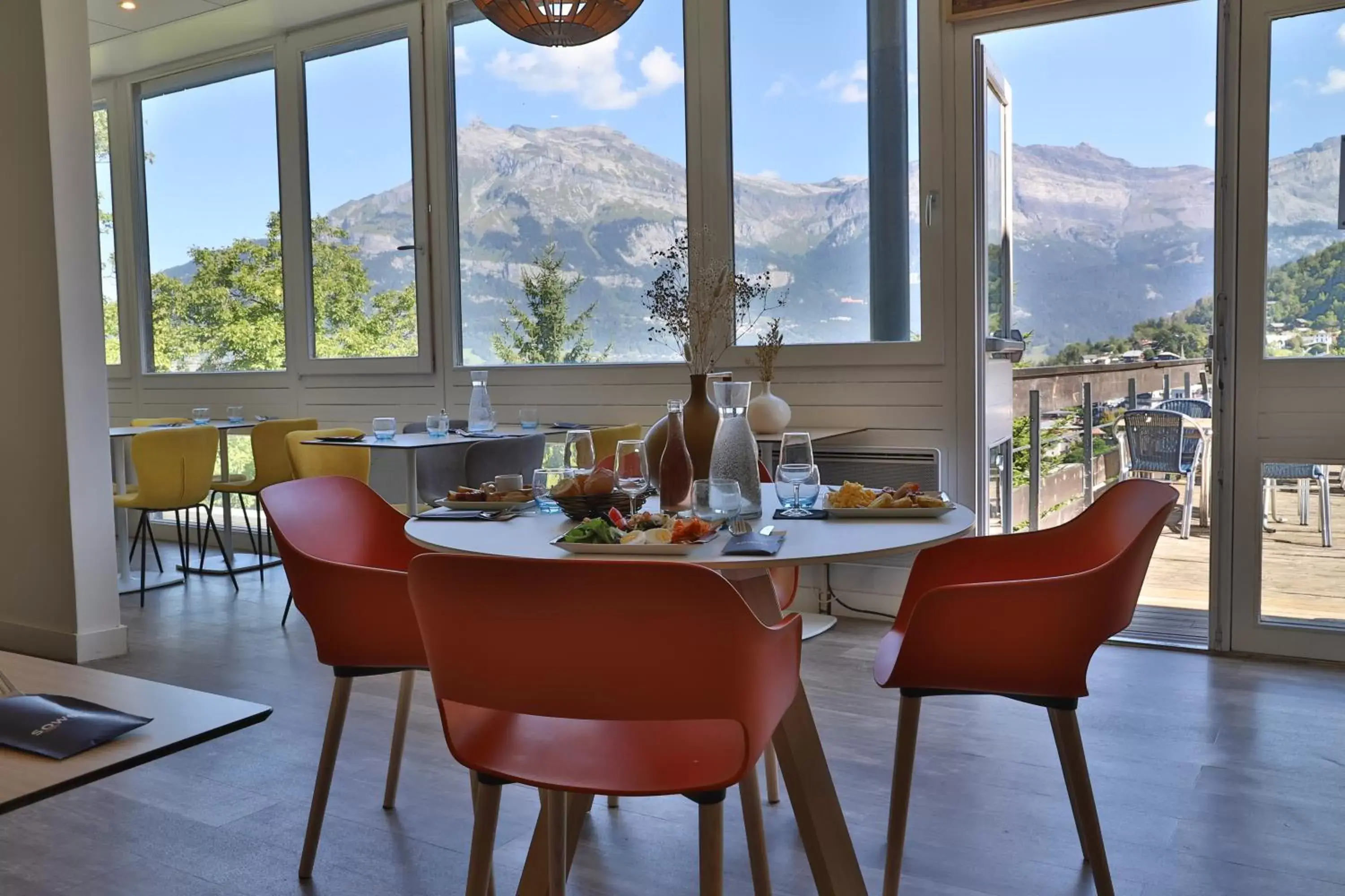 Restaurant/places to eat, Mountain View in SOWELL HOTELS Mont Blanc et SPA