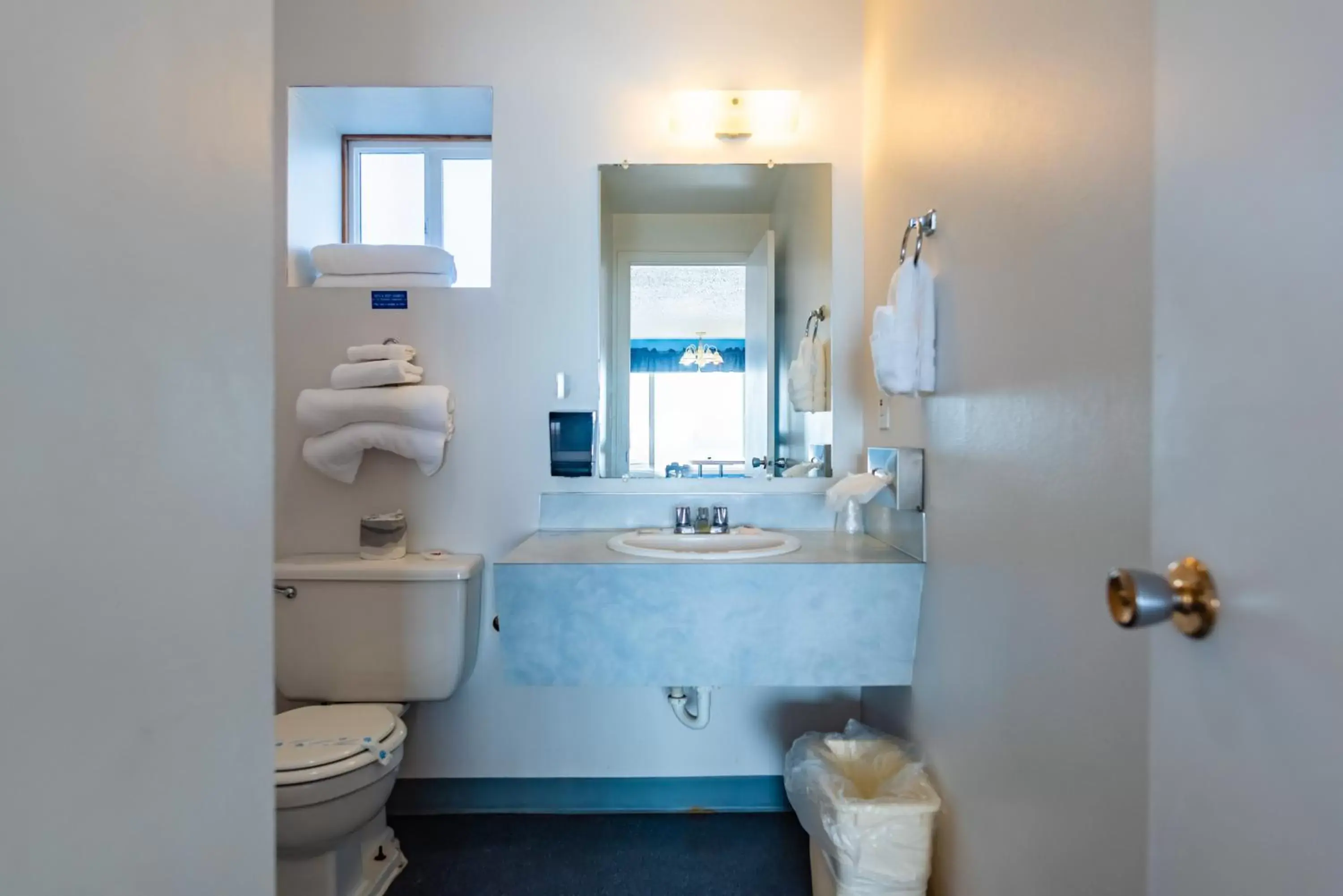Bathroom in Seagull Beachfront Inn