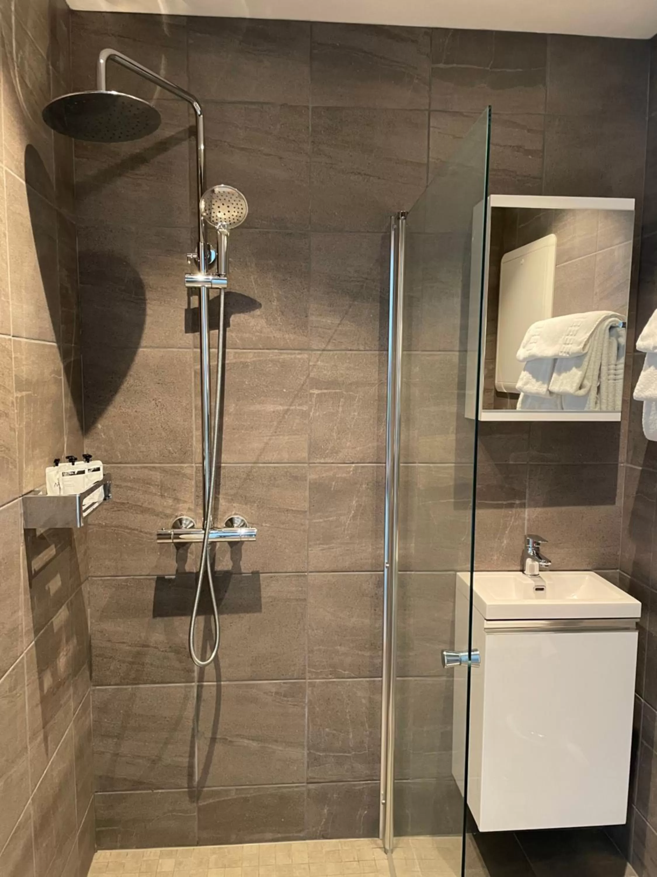 Shower in Magic Hotel & Apartments Kløverhuset