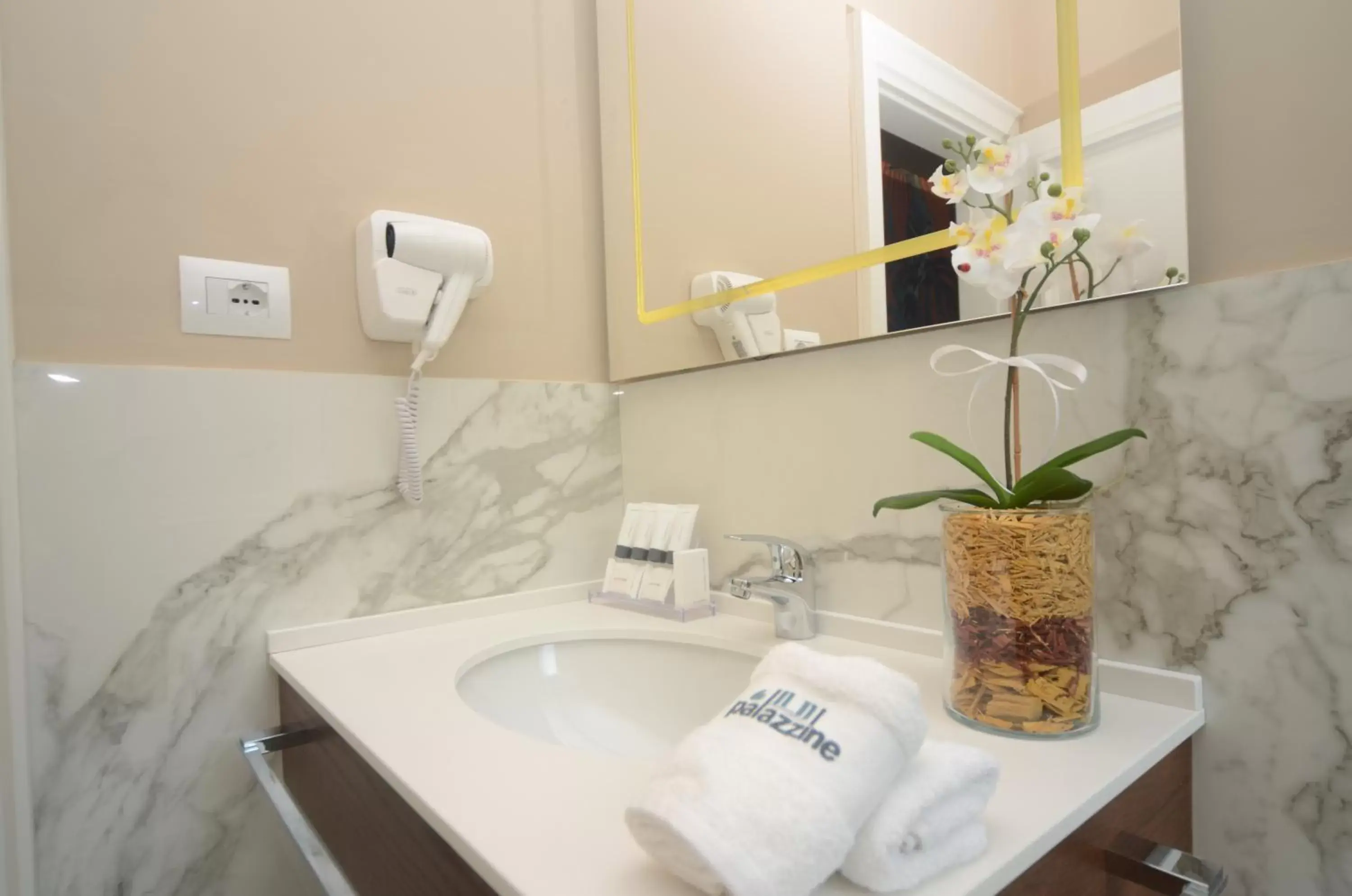 Bathroom in Le Palazzine Hotel