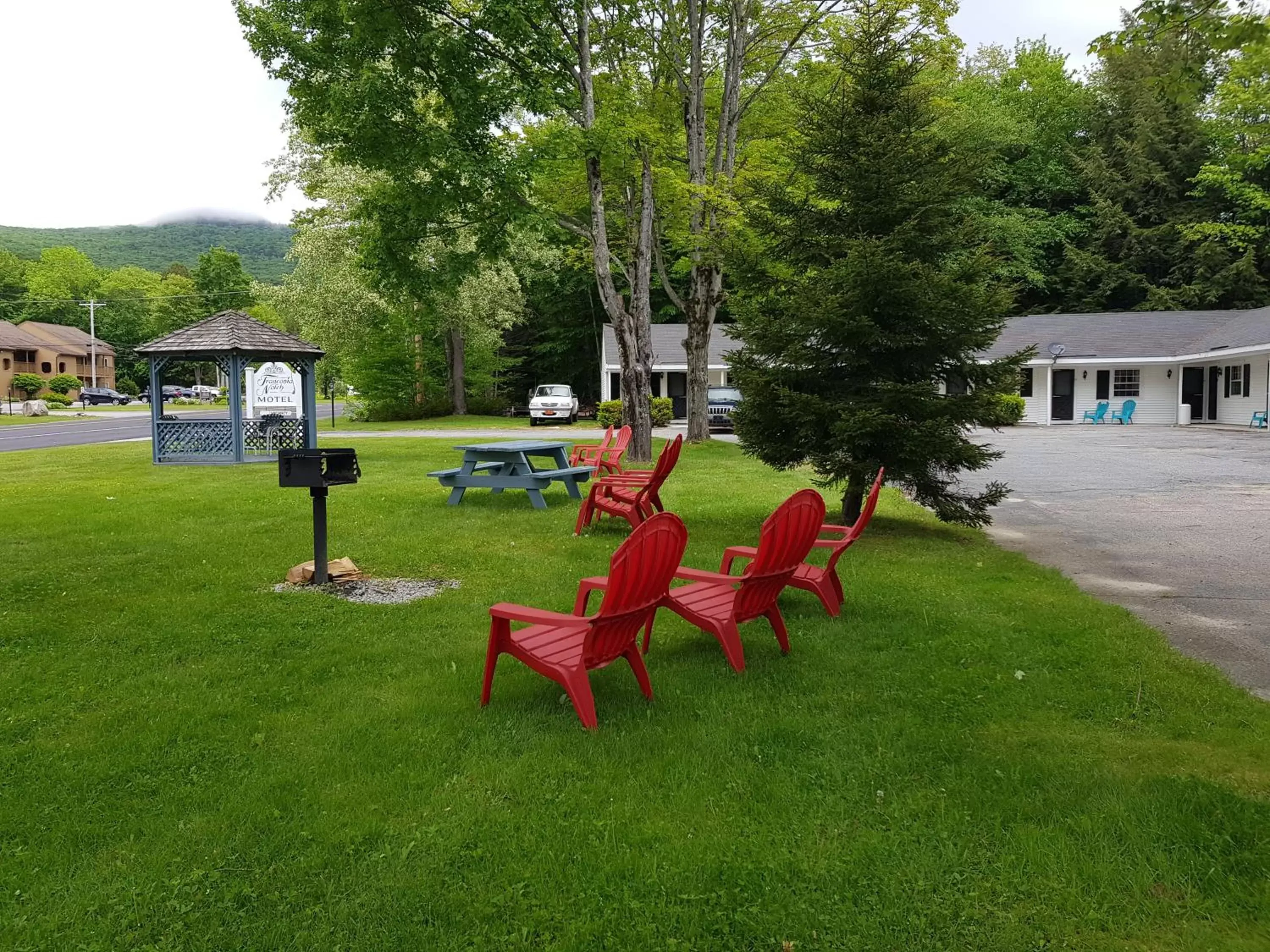 Garden in Franconia Notch Motel