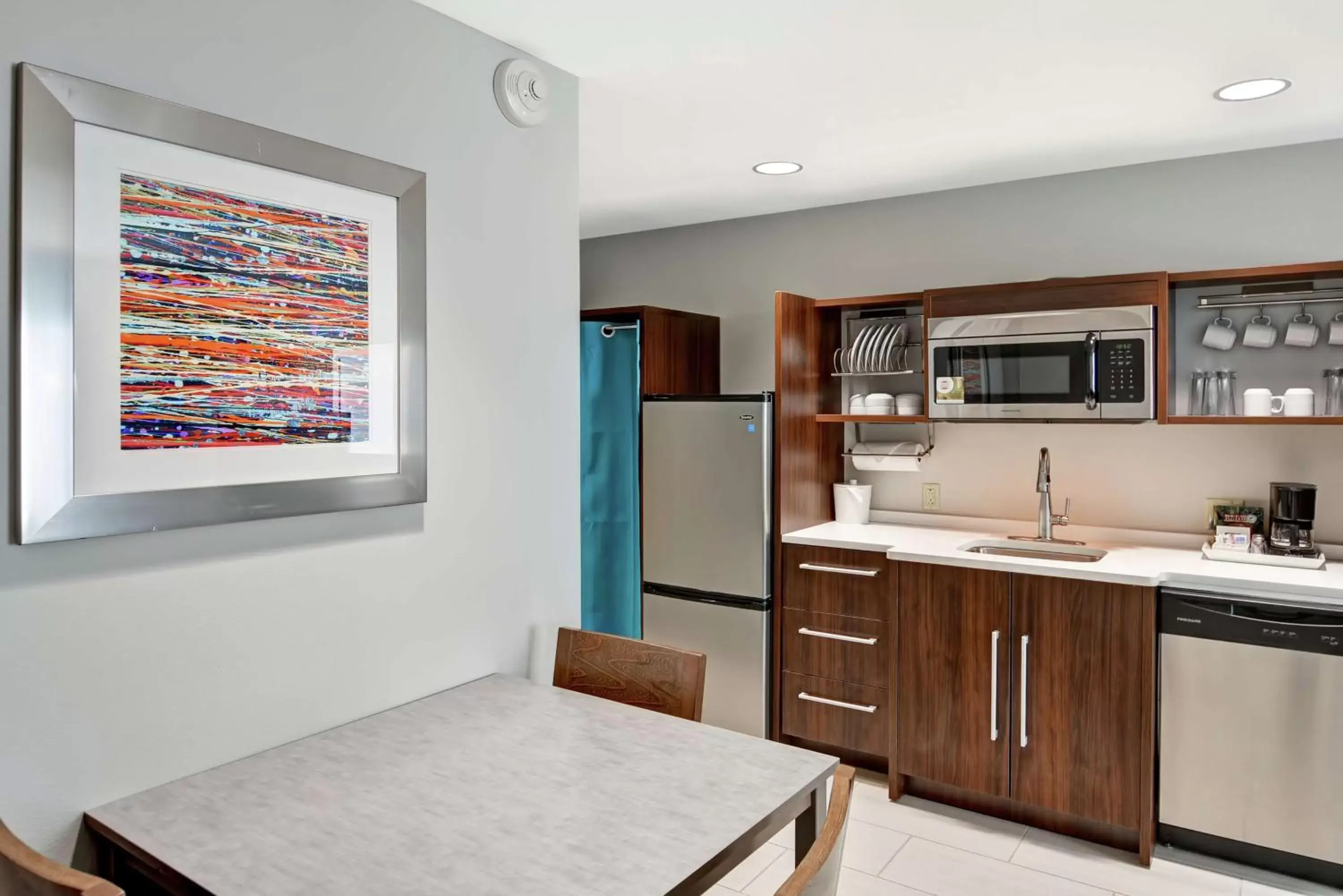 Kitchen or kitchenette, Kitchen/Kitchenette in Home2 Suites By Hilton Conway