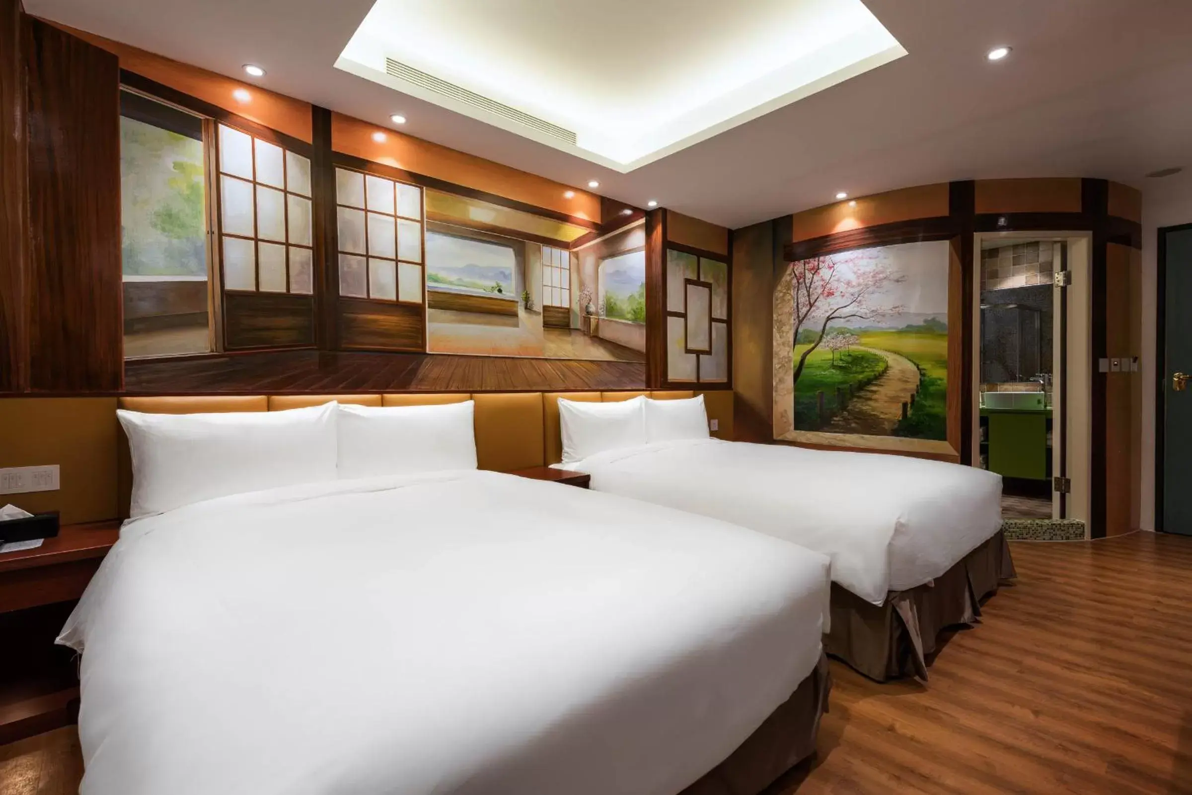 Photo of the whole room, Bed in Shichi Hotel