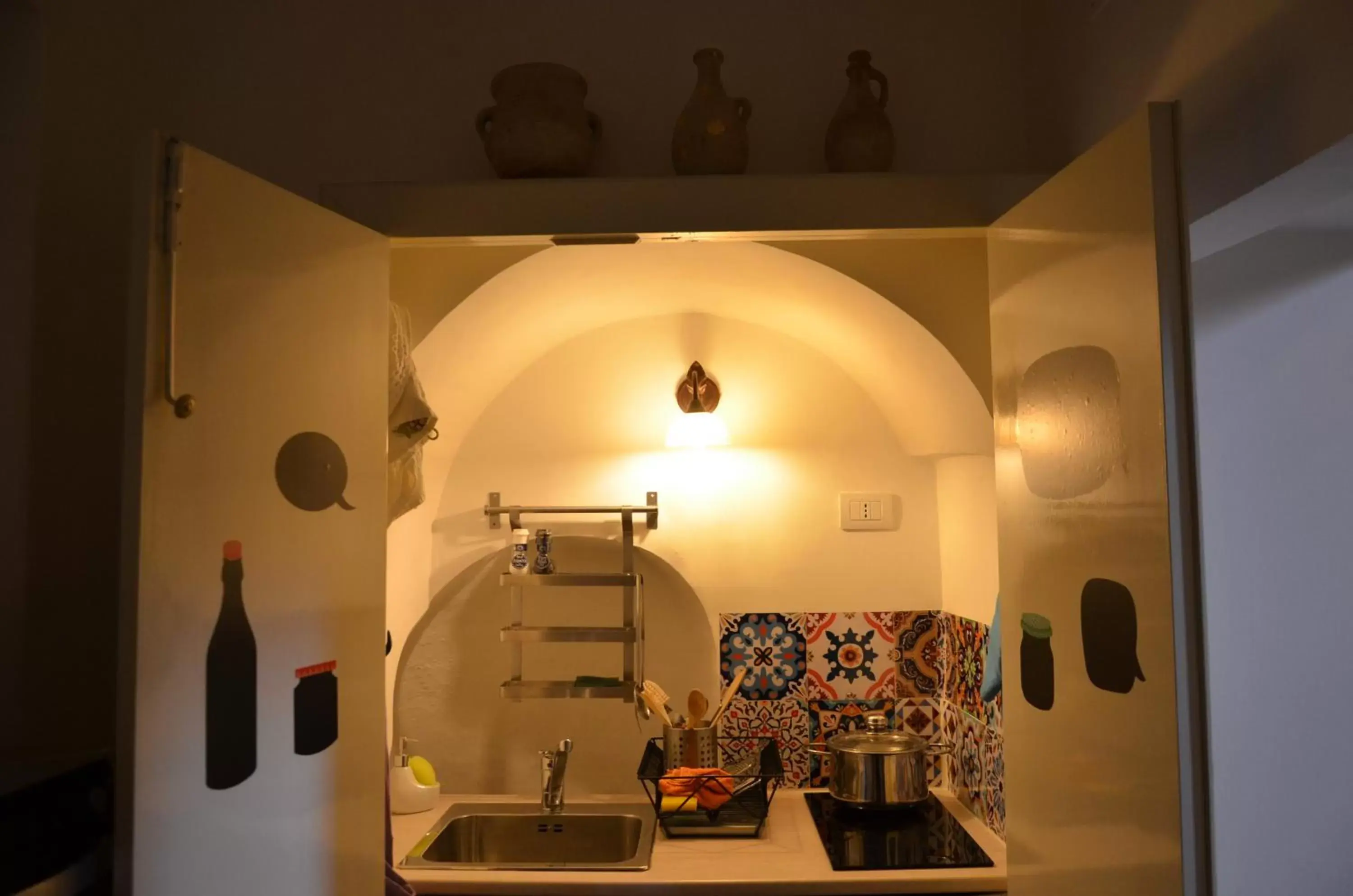 Communal kitchen in Il Salernitano Bed and Breakfast