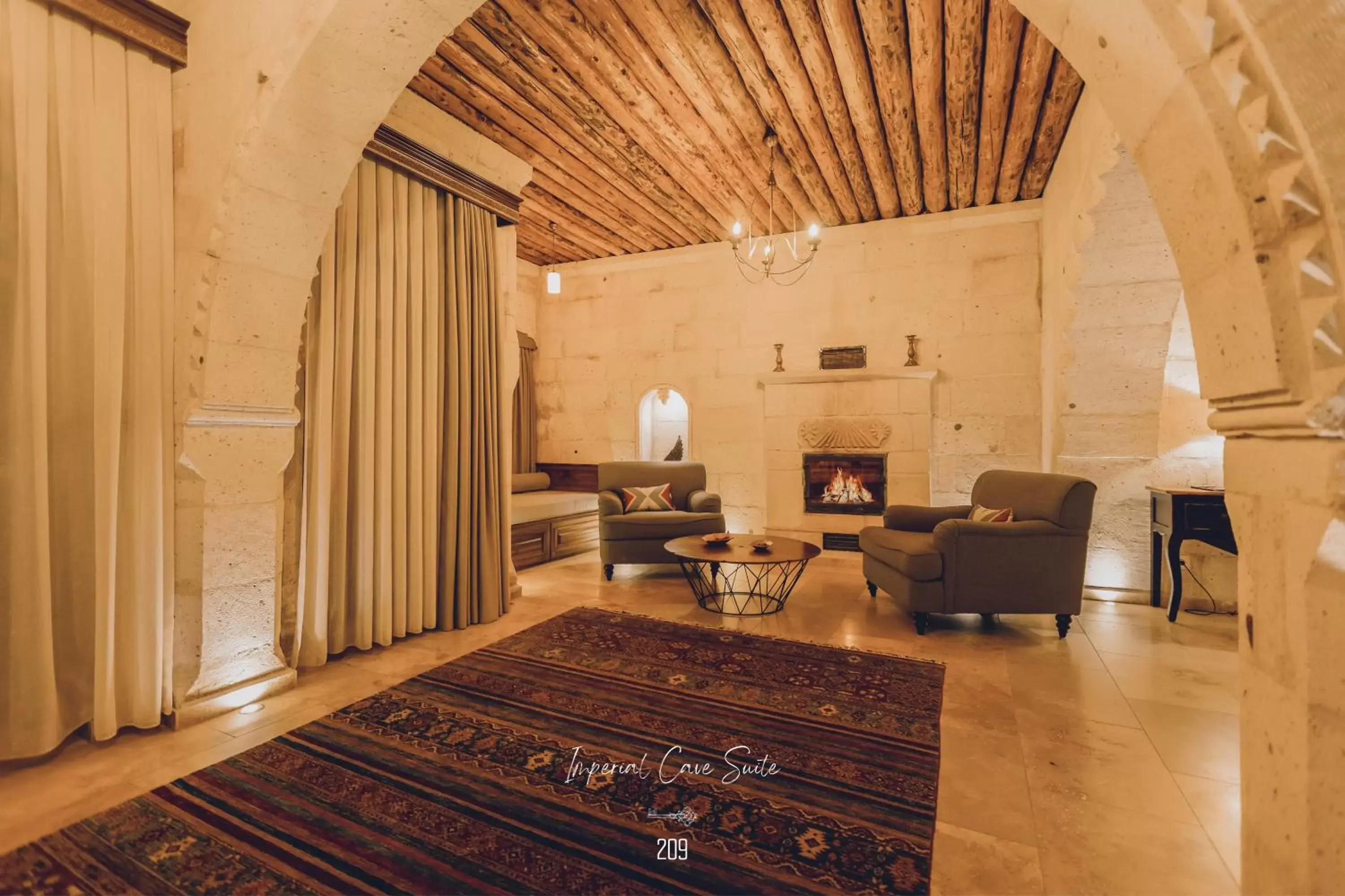 Living room, Seating Area in Nino Cave Suites