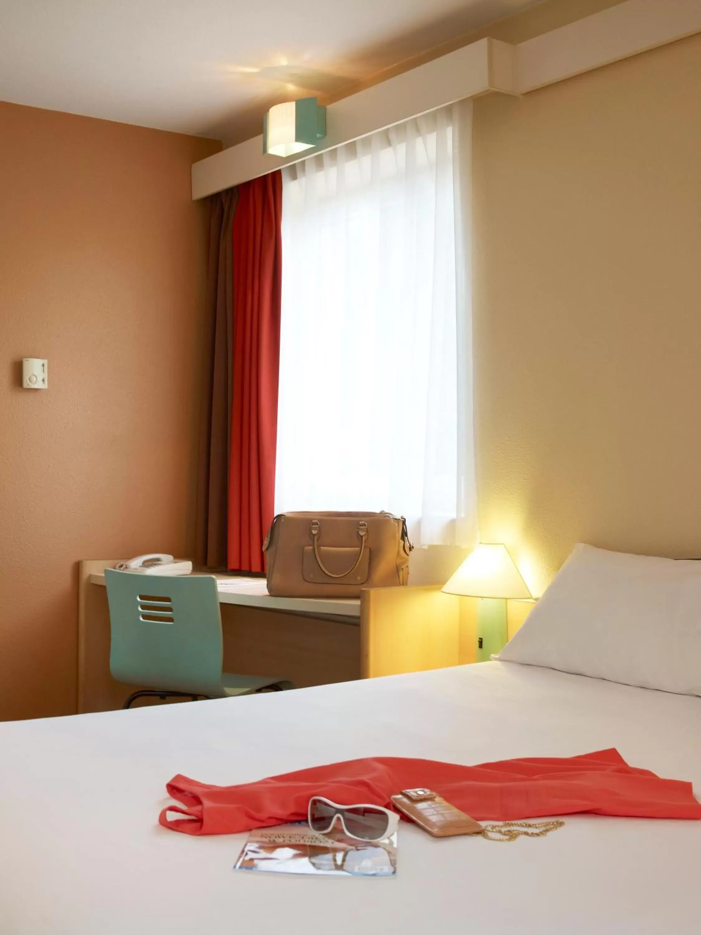 Photo of the whole room, Bed in Ibis Poznan Stare Miasto