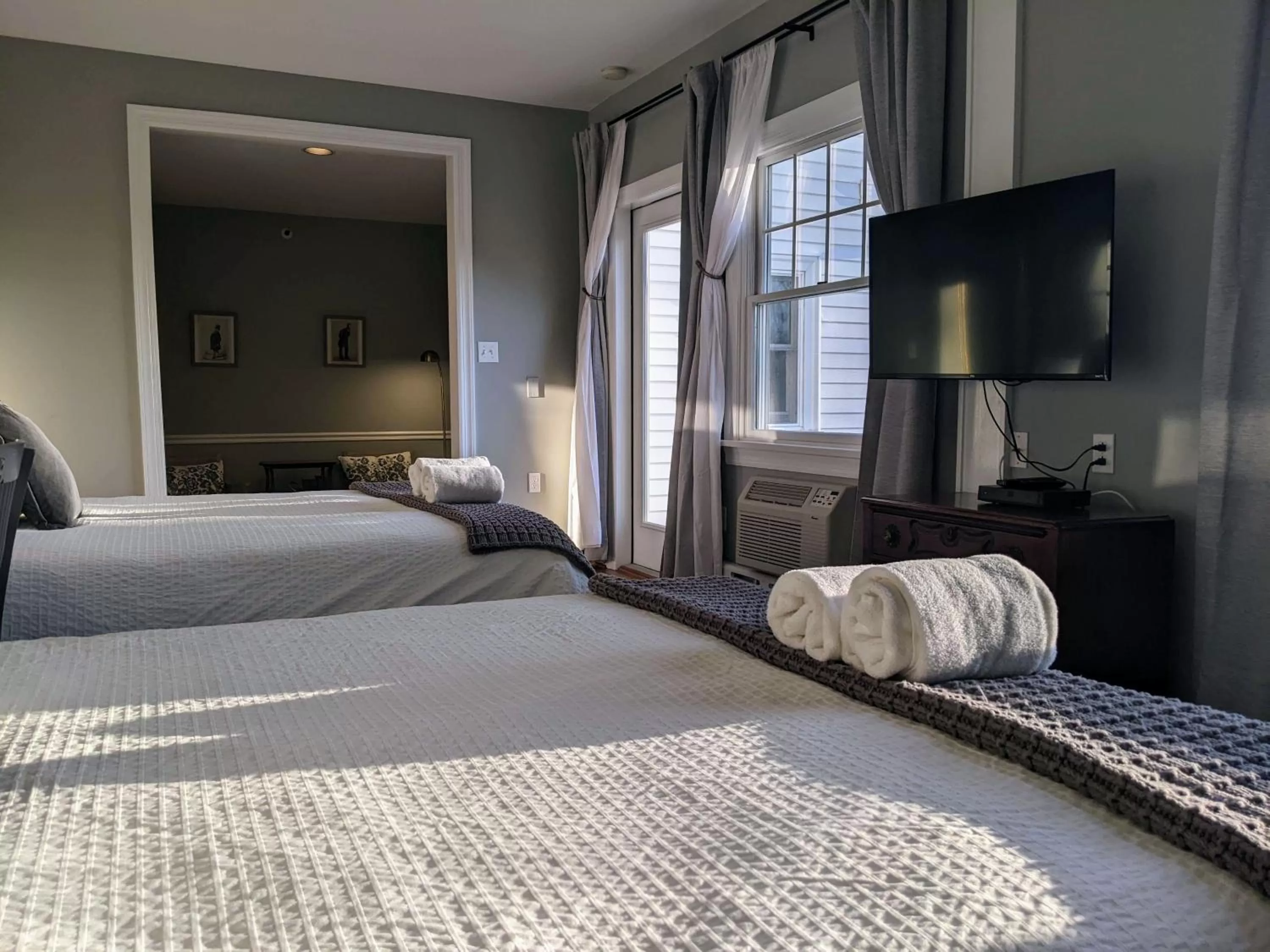 Bed in Stanton House Inn