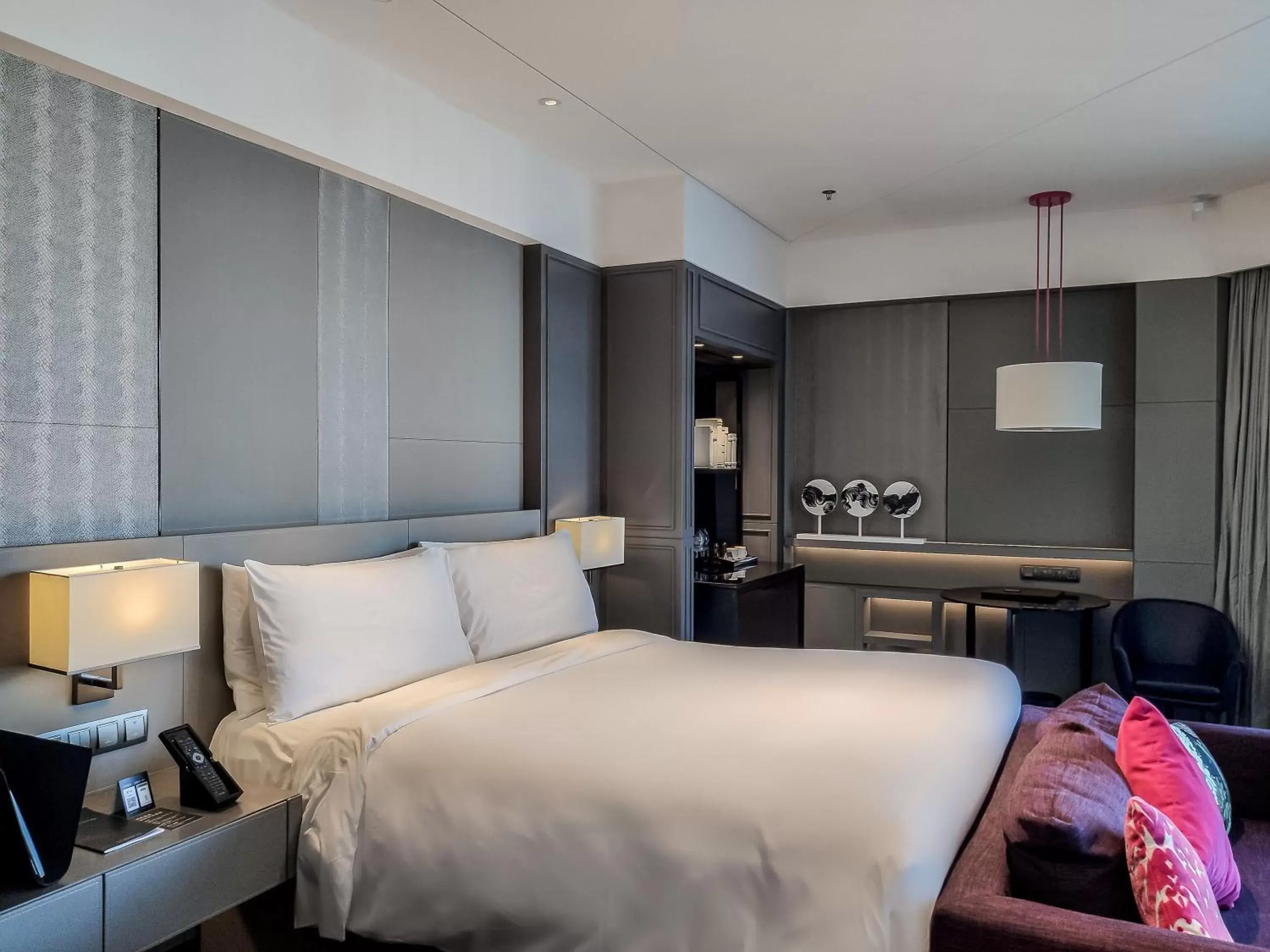 Bedroom, Bed in The Shanhaitian Resort Sanya, Autograph Collection Bedroom, Bed in The Shanhaitian Resort Sanya, Autograph Collection