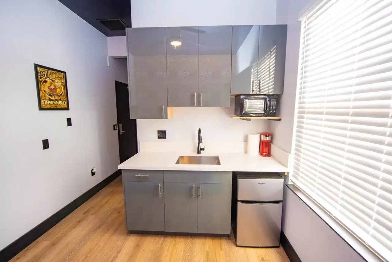 Kitchen or kitchenette, Kitchen/Kitchenette in Hotel Occidental Balboa Park Downtown