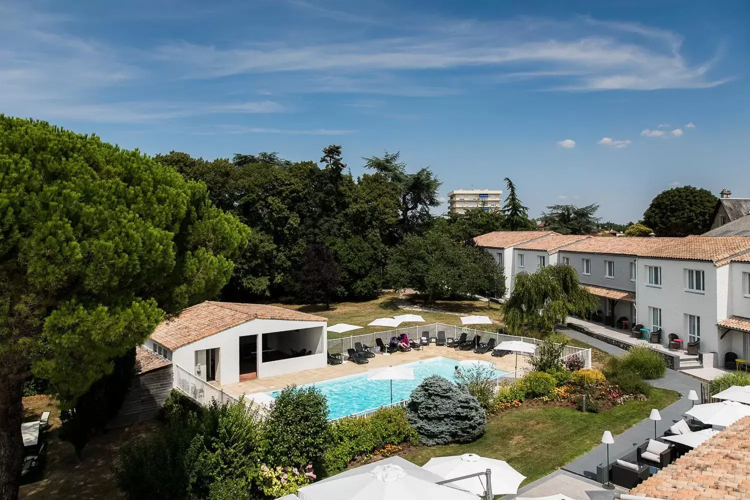 Pool View in Logis LE RABELAIS Hôtel- Restaurant - SPA