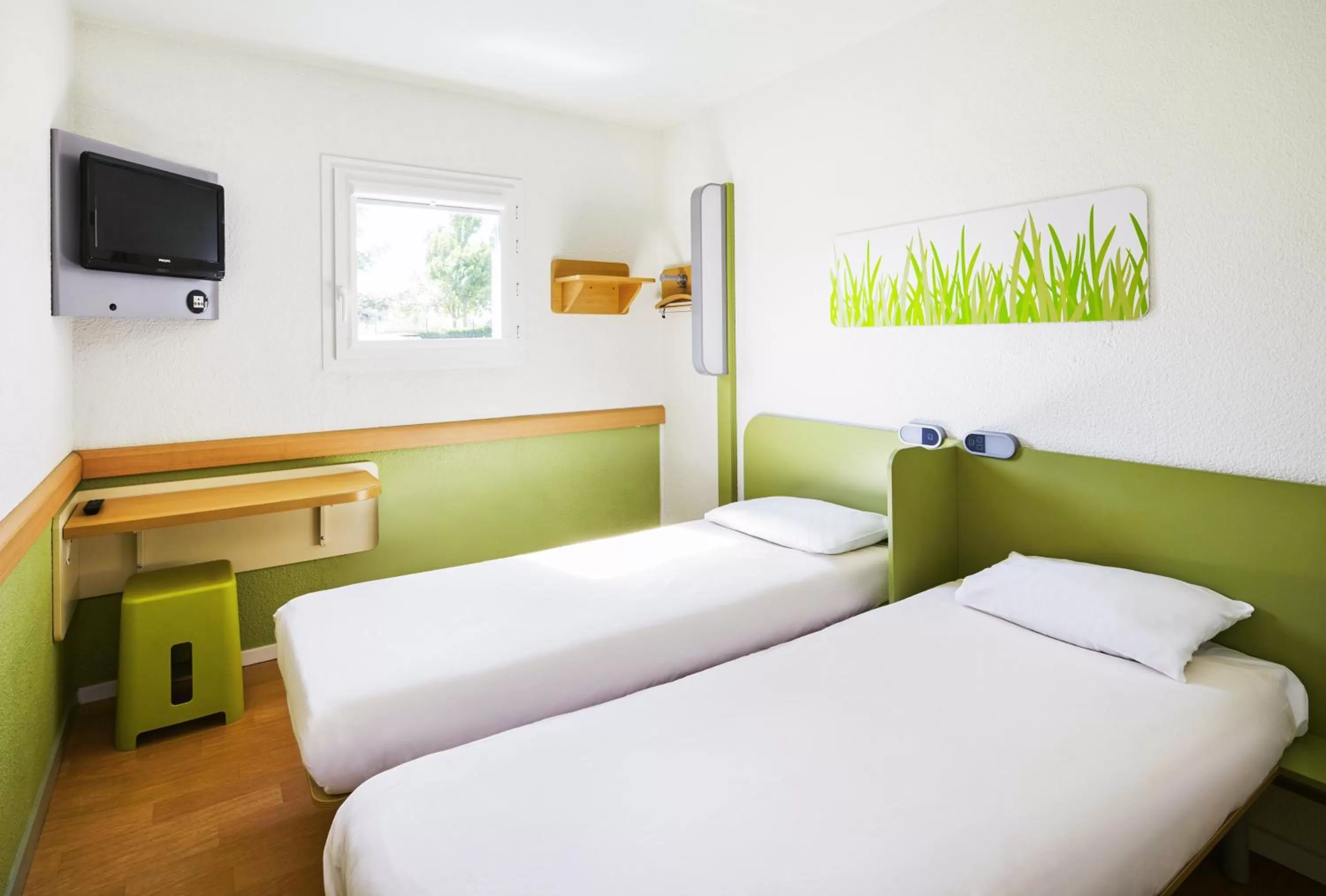 Bed in ibis budget Chartres