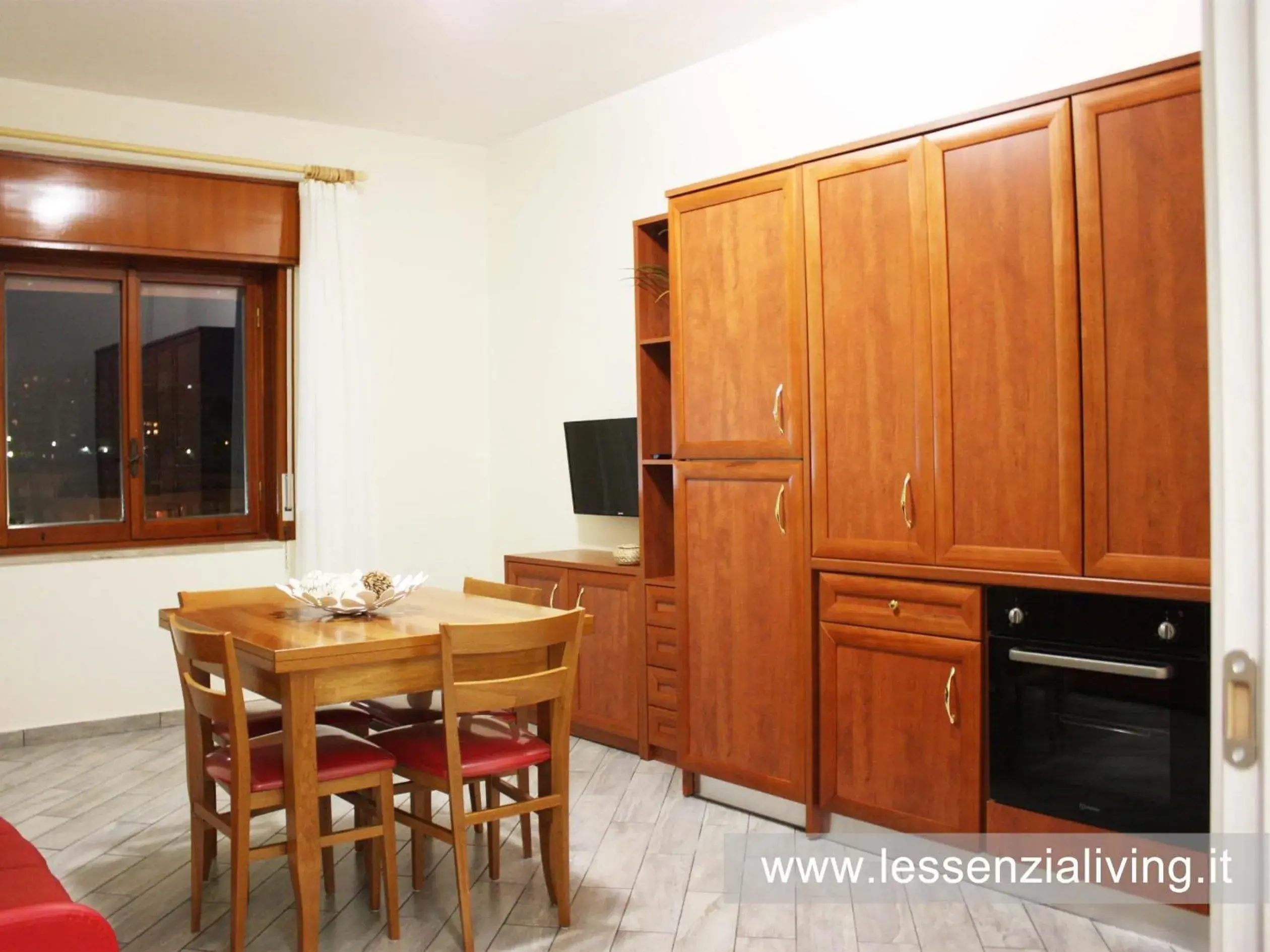 L'ESSENZIAL LIVING L'ESSENZIAL LIVING