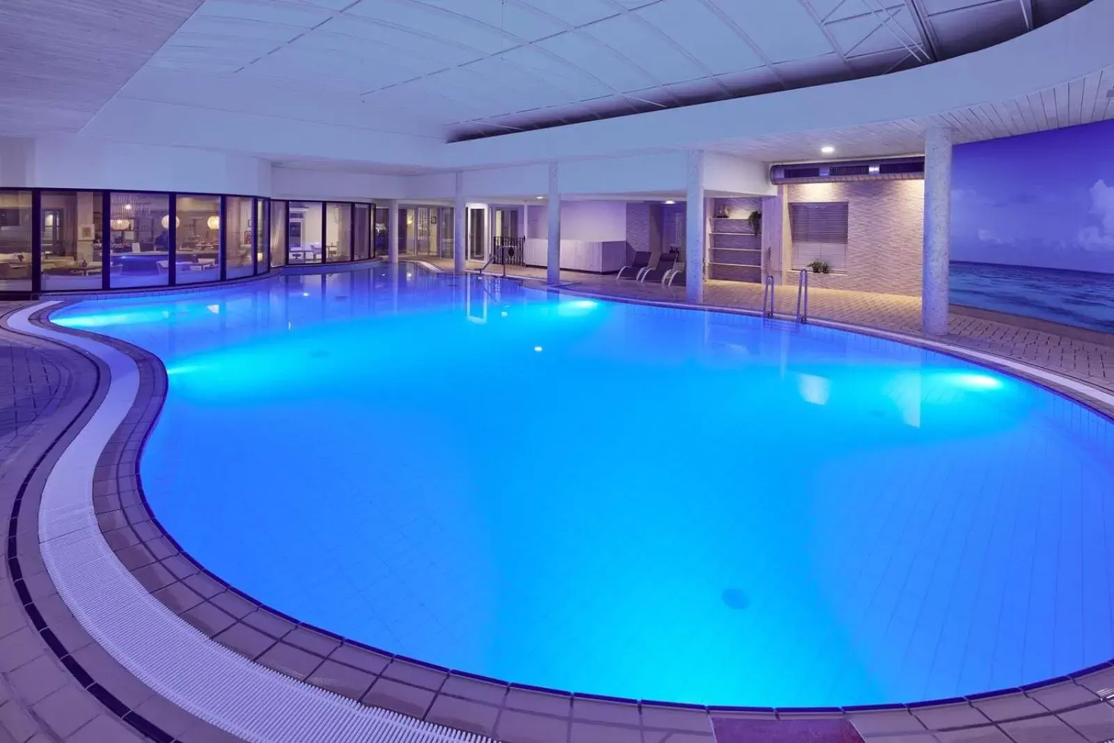 Swimming Pool in Van der Valk Hotel Tiel
