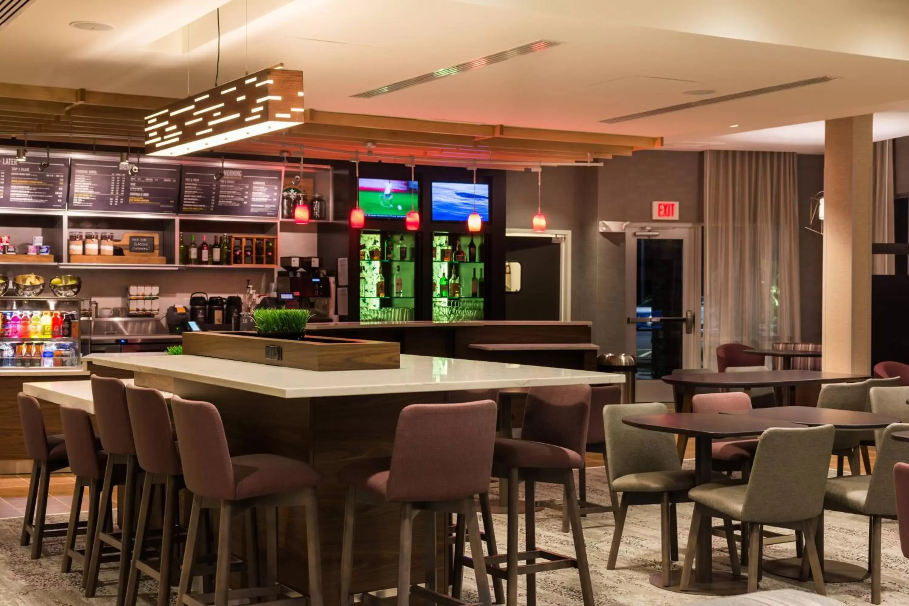 Restaurant/places to eat, Lounge/Bar in Courtyard by Marriott Elmira Horseheads