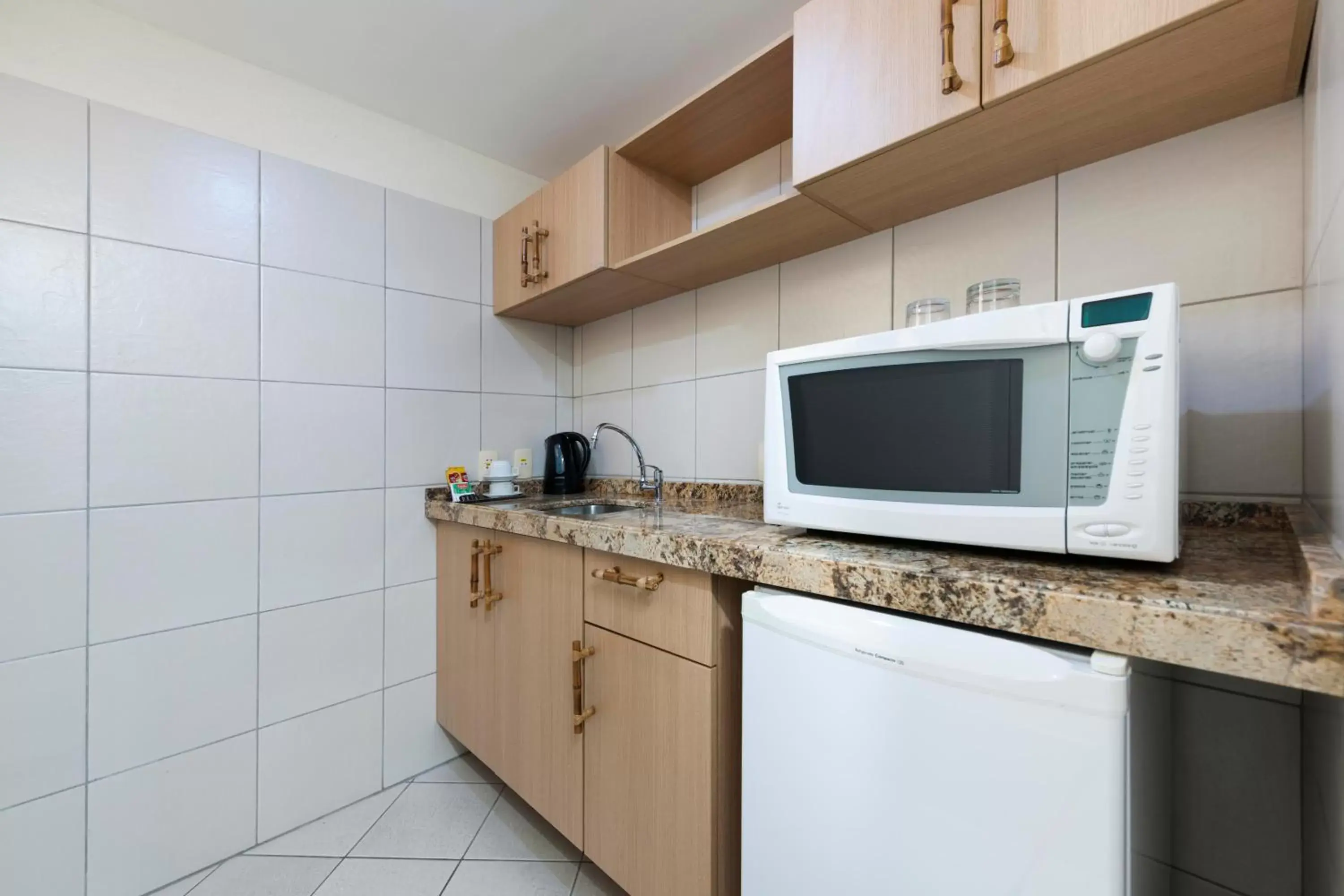 Kitchen or kitchenette, Kitchen/Kitchenette in Quality Suites Natal