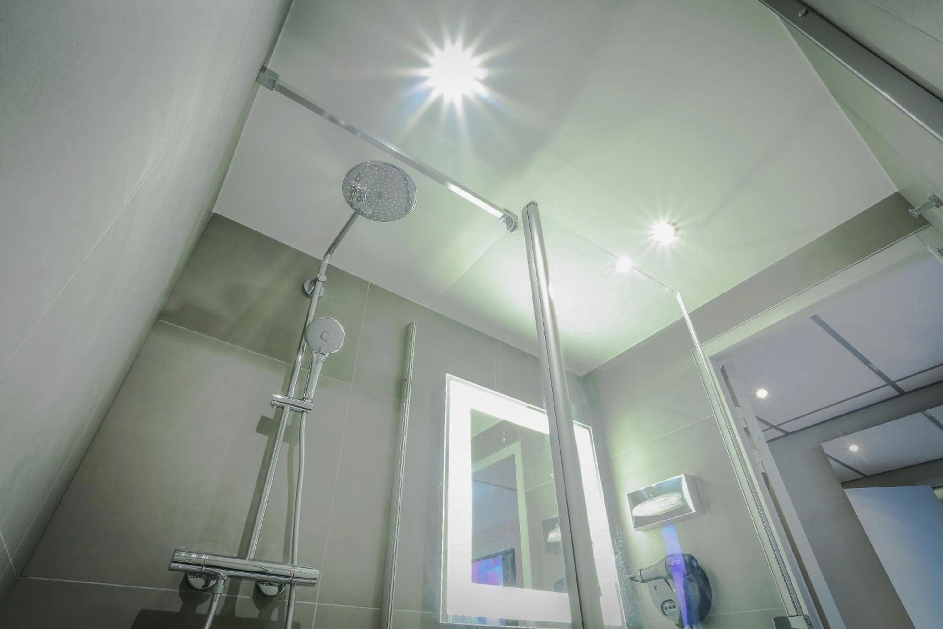 Bathroom in Arena Hotel La Defense