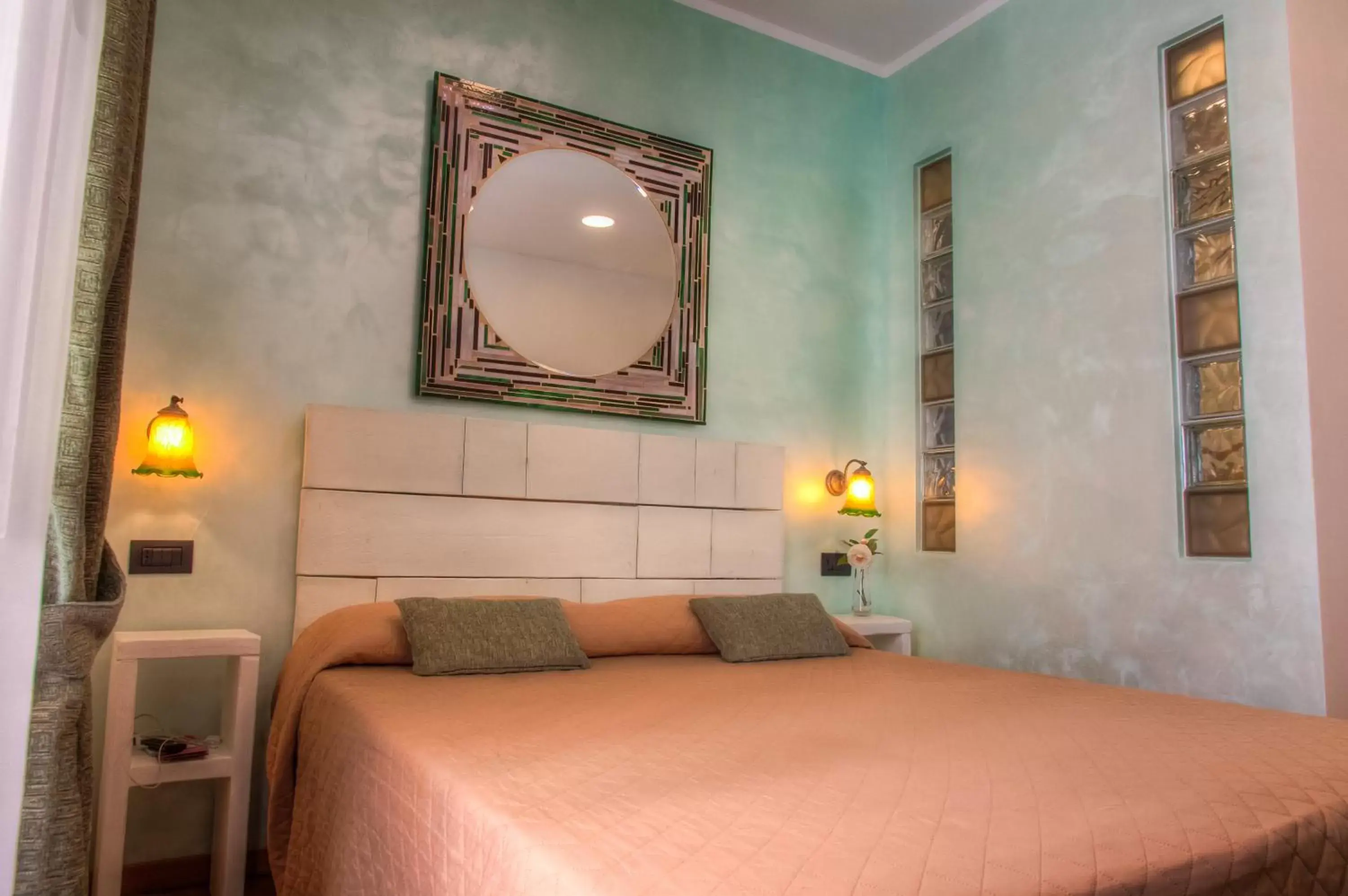 Photo of the whole room, Bed in Relais Calamatta