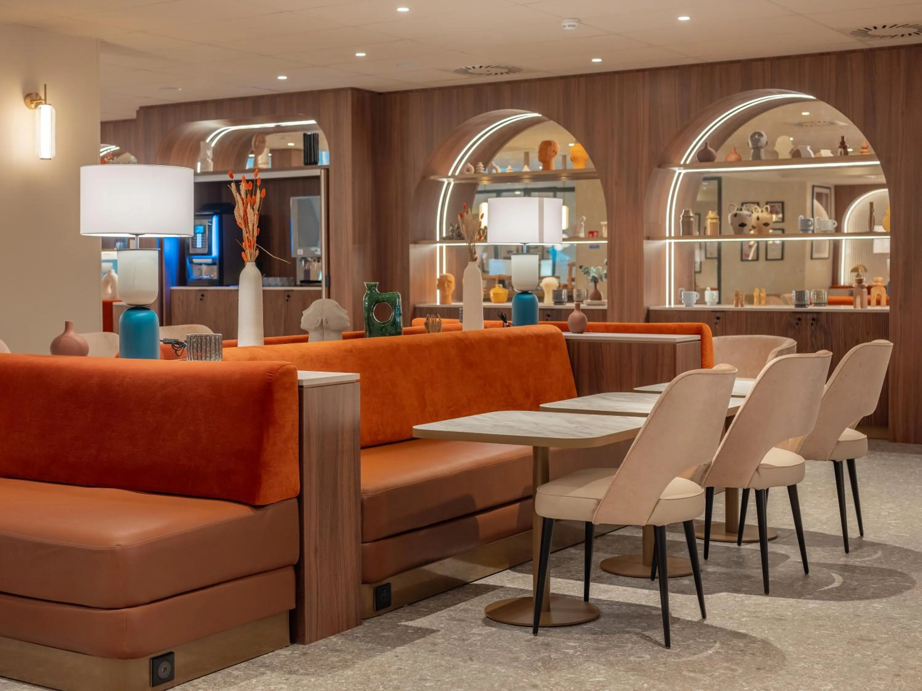 Lounge or bar in Novotel Orléans Centre Gare