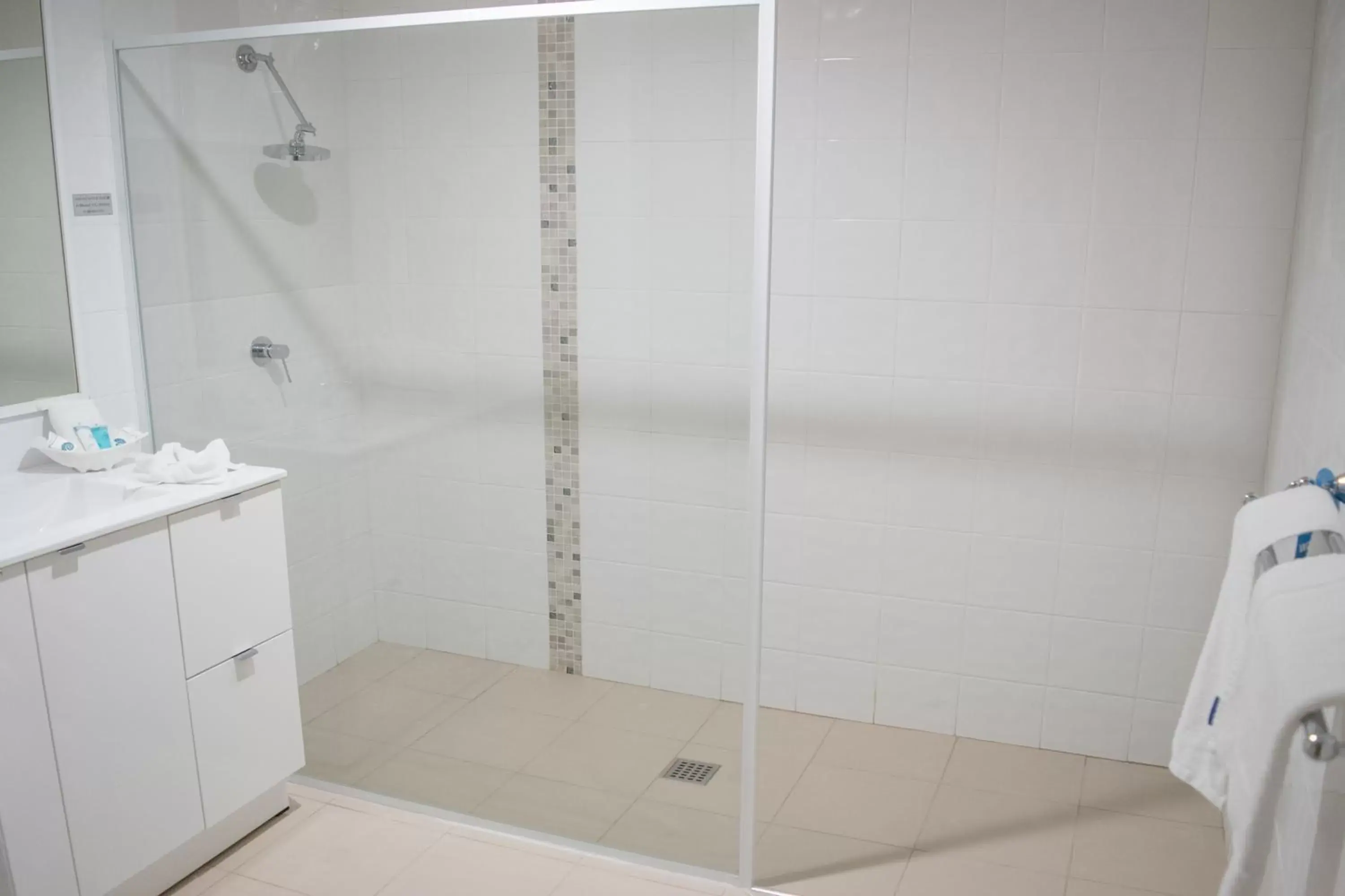 Shower, Bathroom in Beachside Holiday Apartments