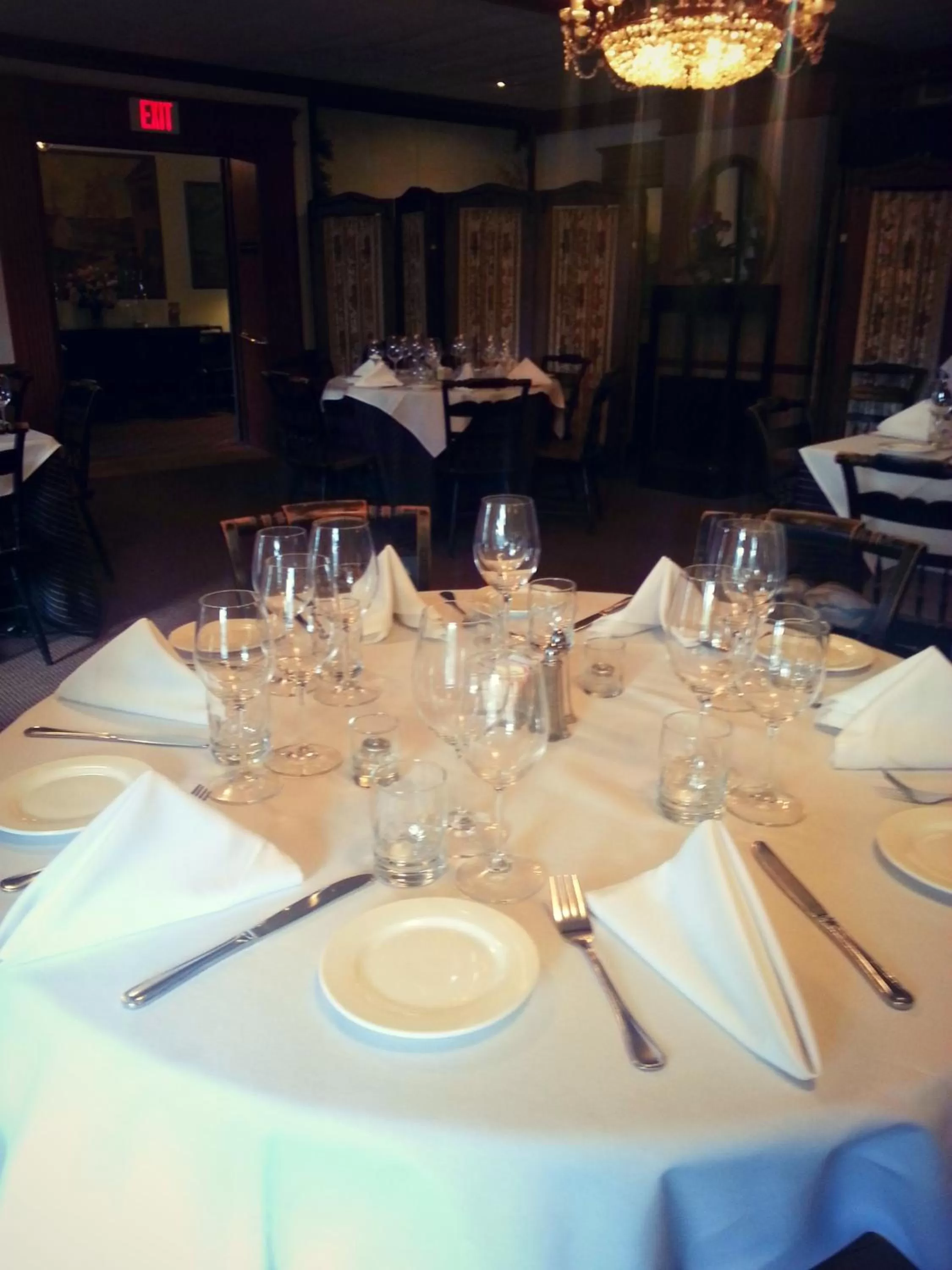 Restaurant/Places to Eat in The Robert Morris Inn