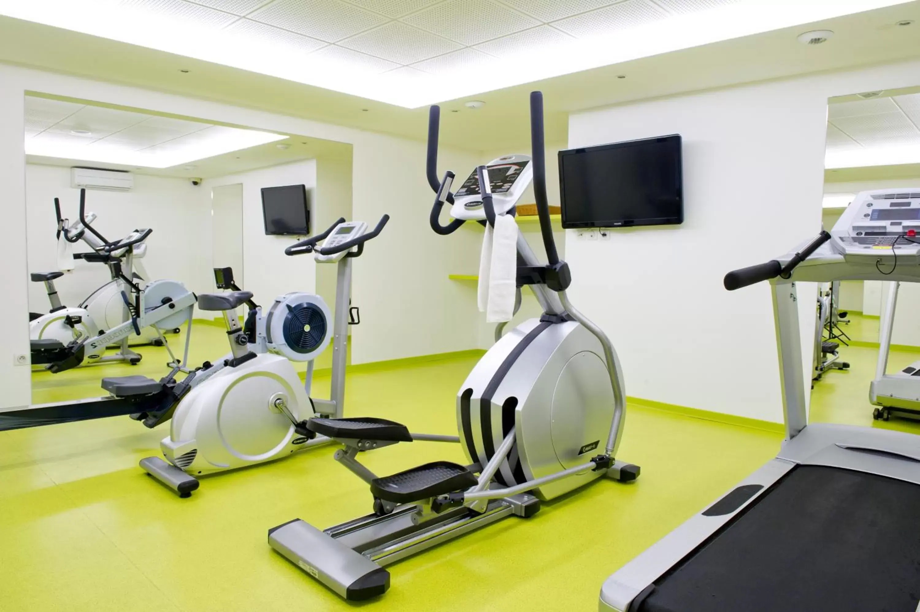 Fitness centre/facilities, Fitness Center/Facilities in Aparthotel Adagio Paris Vincennes