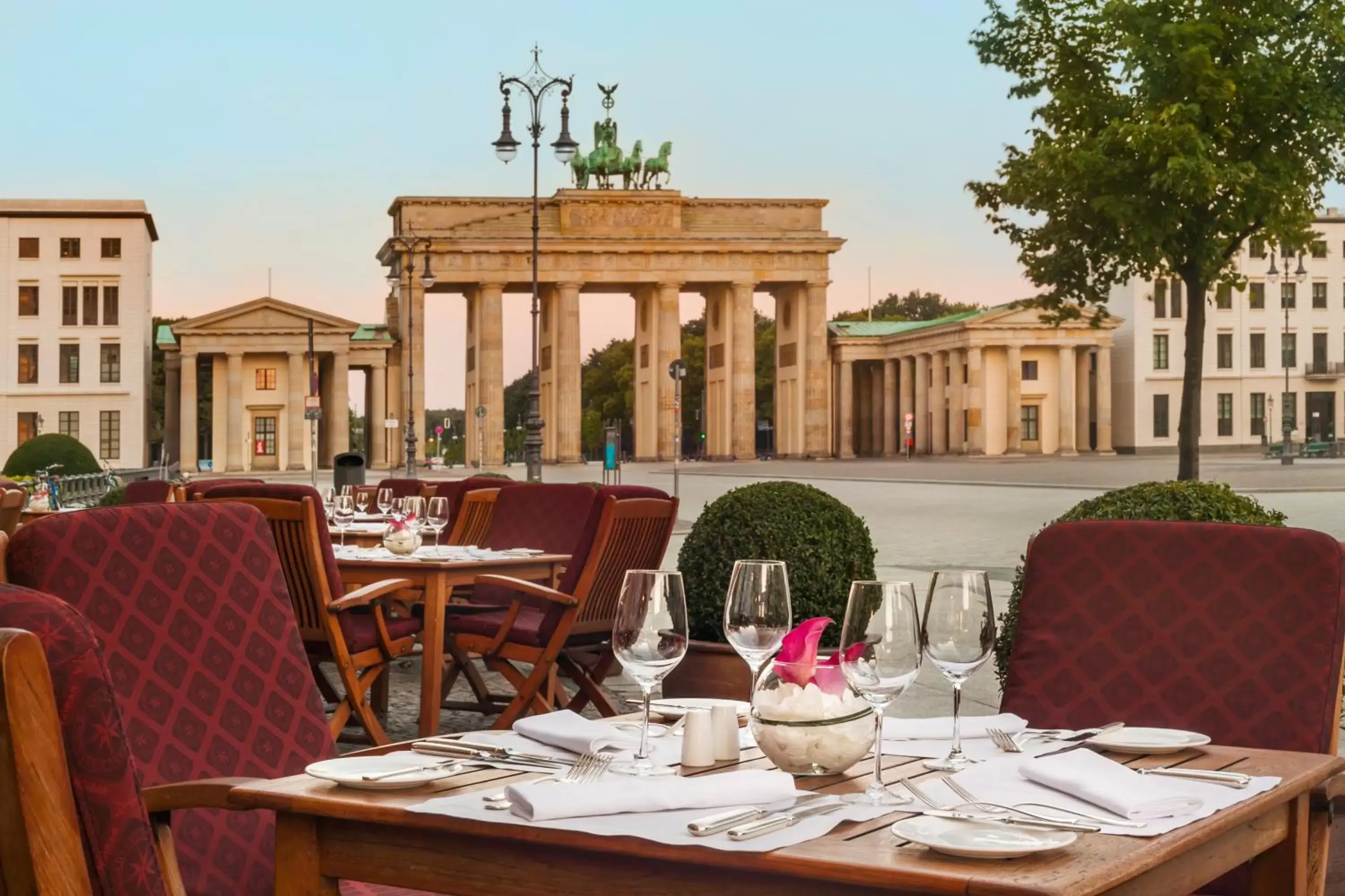 Lounge or bar, Restaurant/Places to Eat in Hotel Adlon Kempinski Berlin