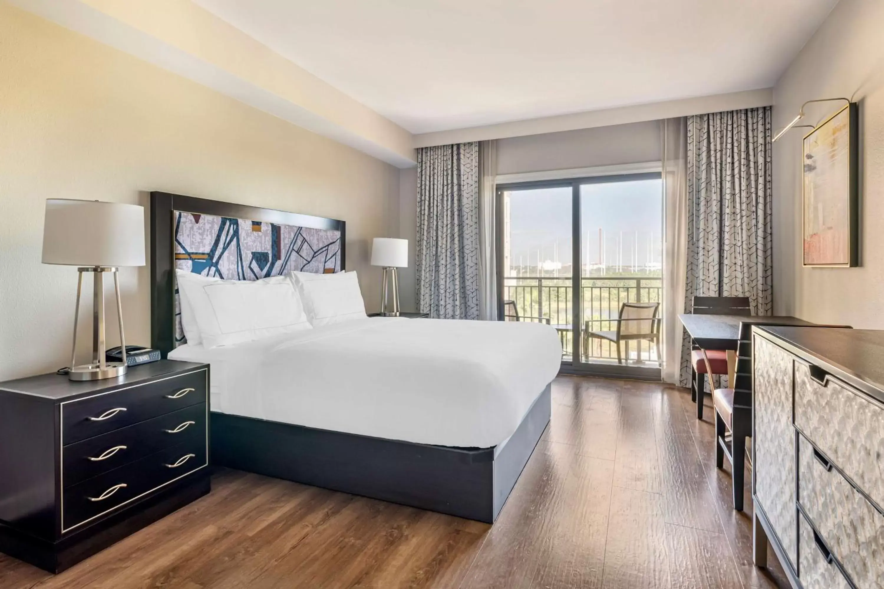 Bed in Hilton Grand Vacations Club Las Palmeras Orlando