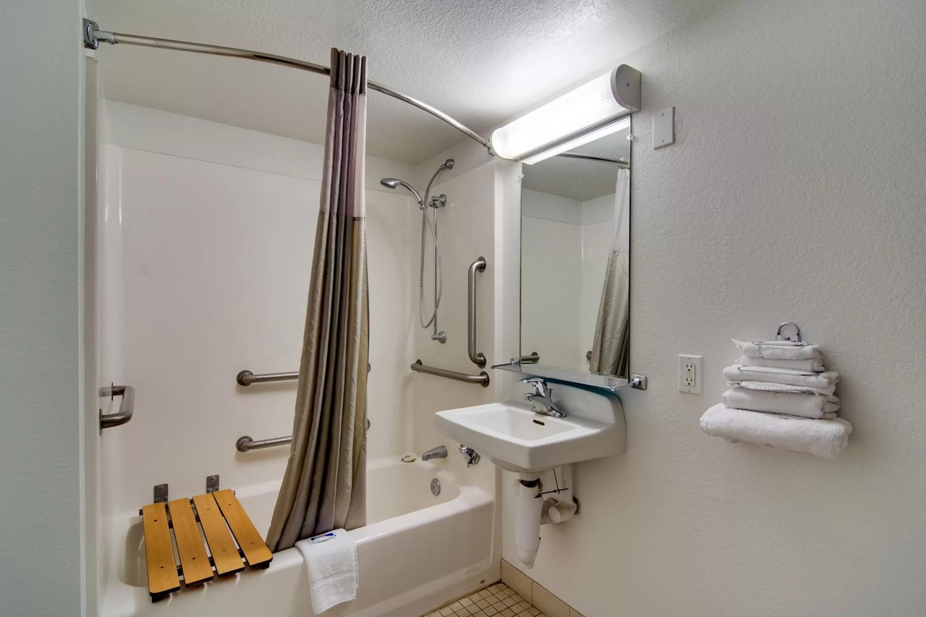 Bathroom in Motel 6 Eloy Arizona Casa Grande