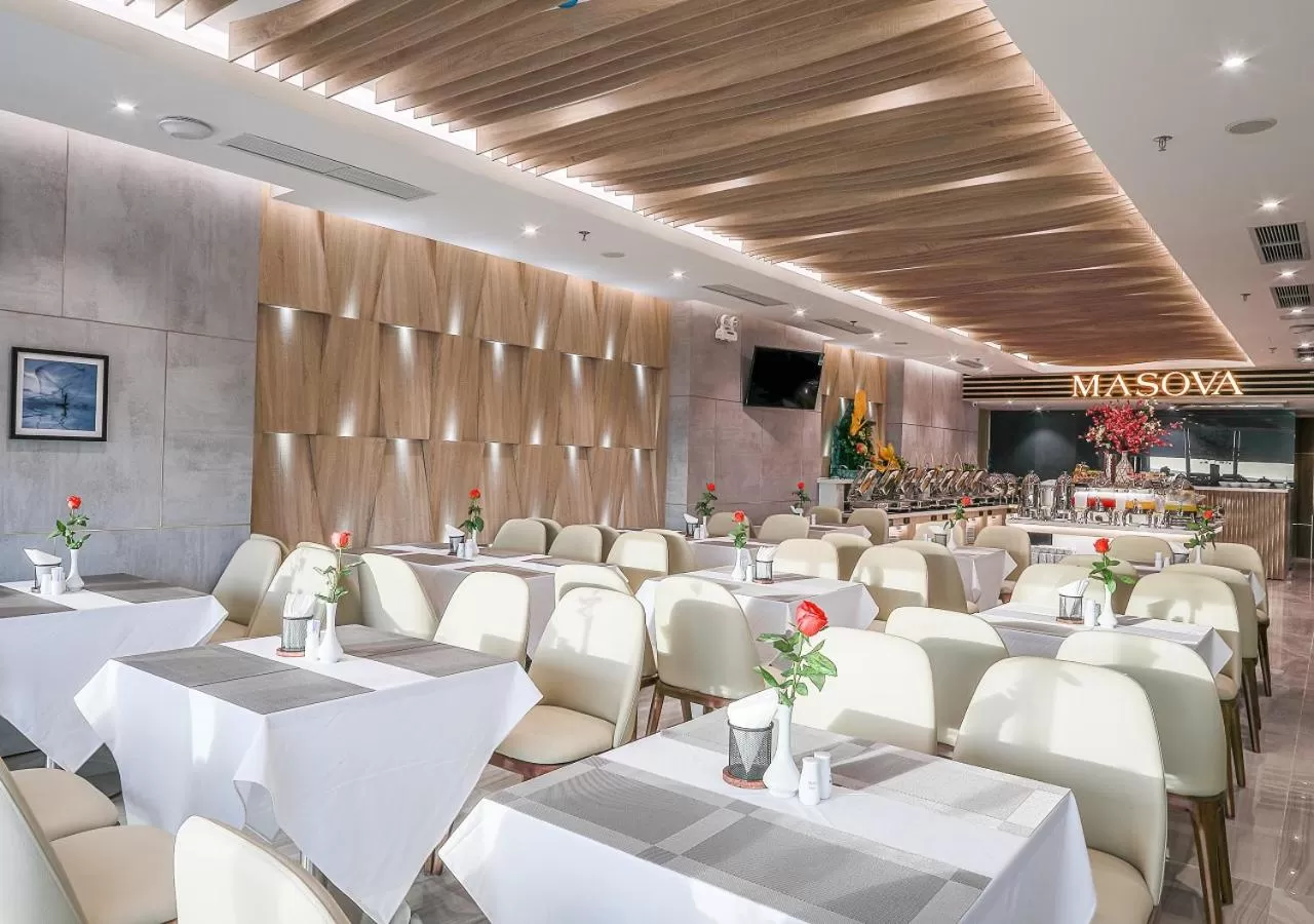 Restaurant/places to eat in Masova Hotel