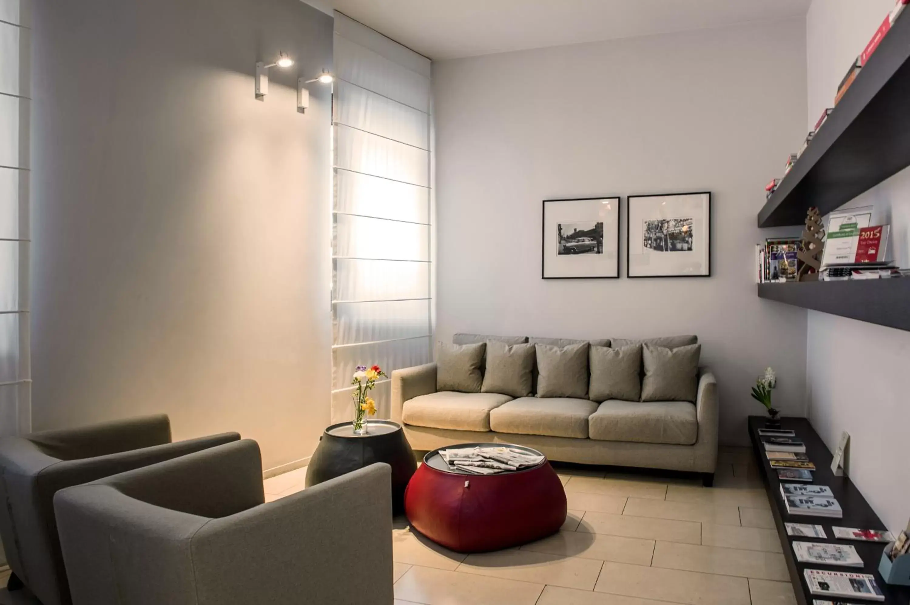 Library, Seating Area in Hotel Casa Poli