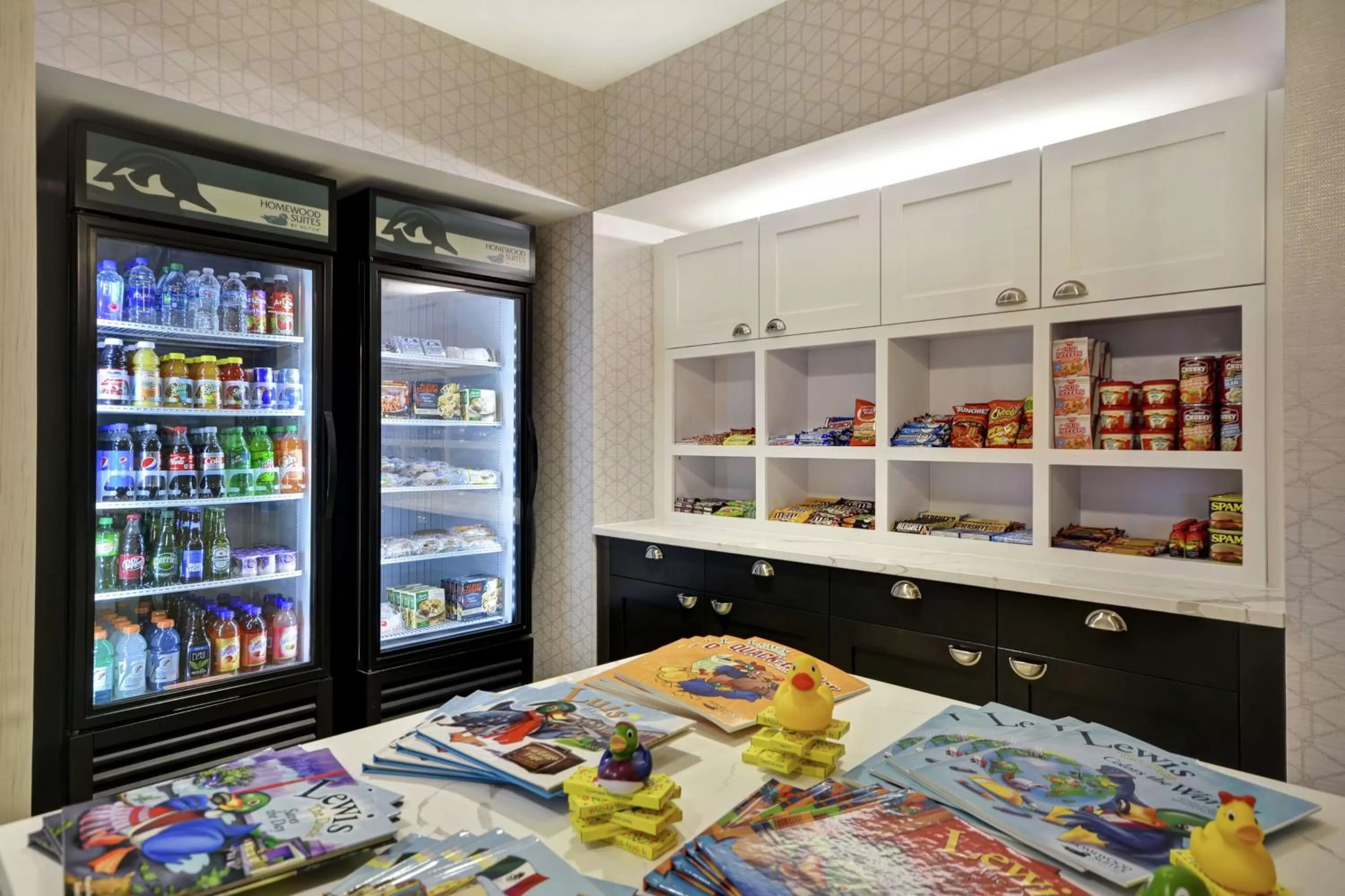Dining area in Homewood Suites By Hilton Warren Detroit