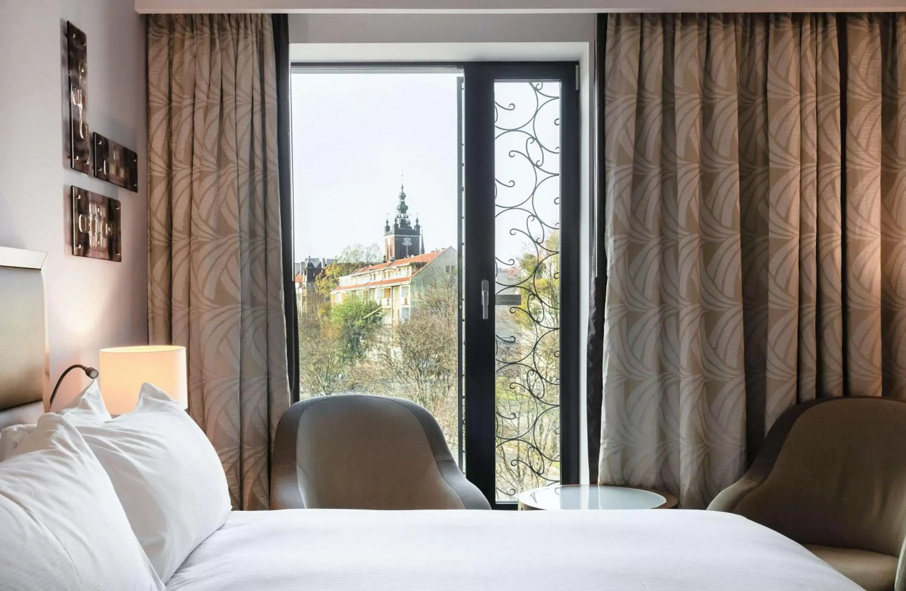 View (from property/room), Bed in Hilton Gdansk