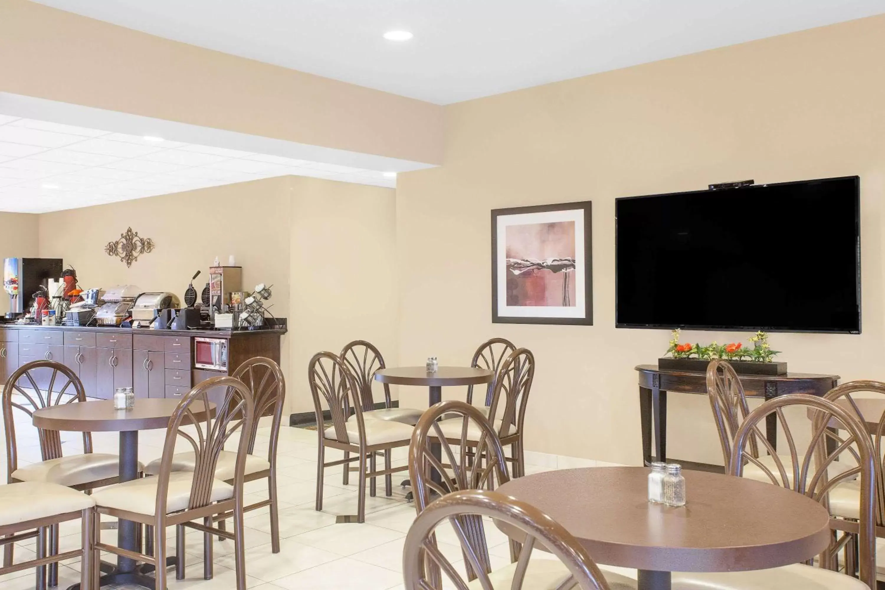 Restaurant/Places to Eat in Microtel Inn & Suites By Wyndham Conway