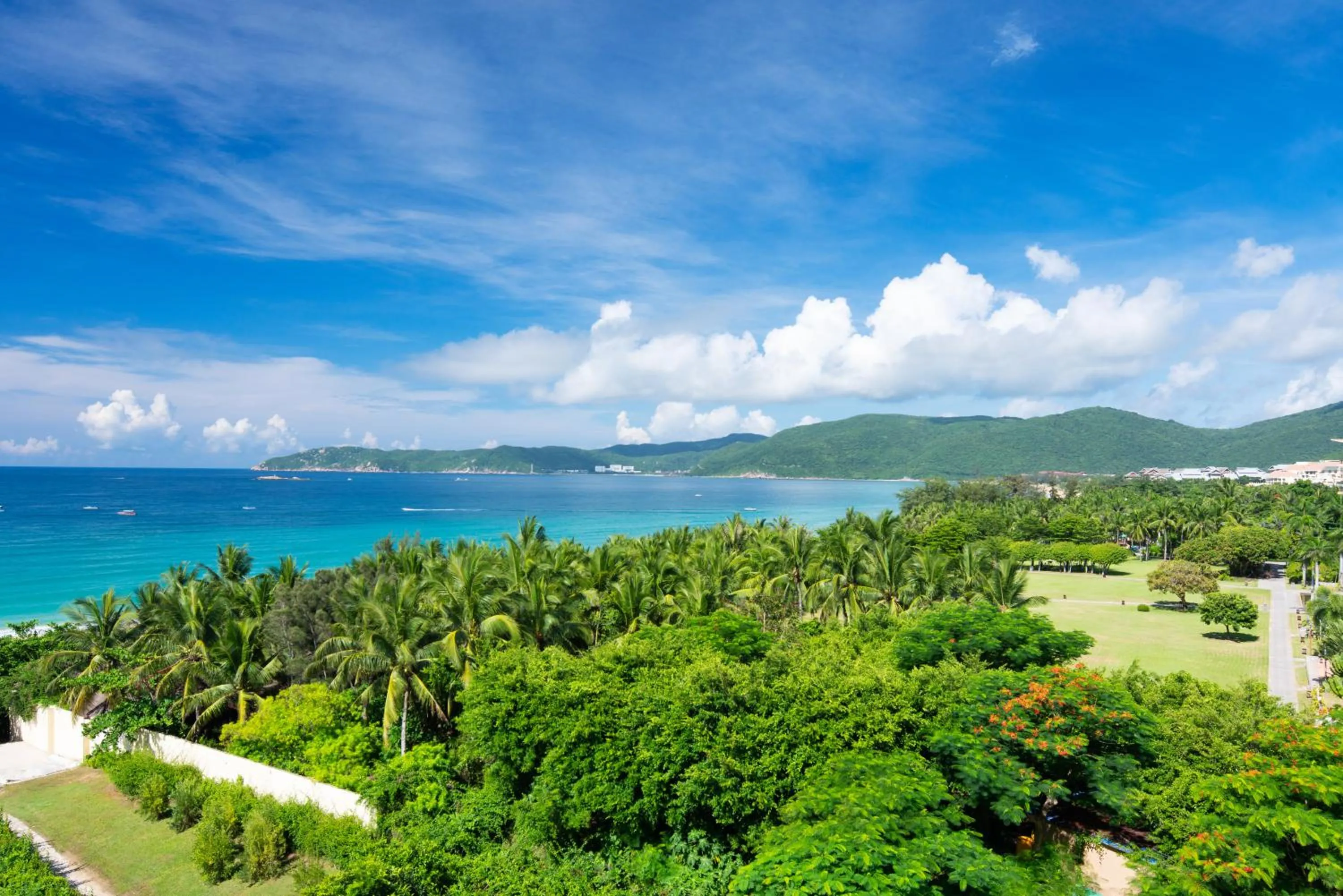 Day in Horizon Resort & Spa Yalong Bay-Yalong Bay Central