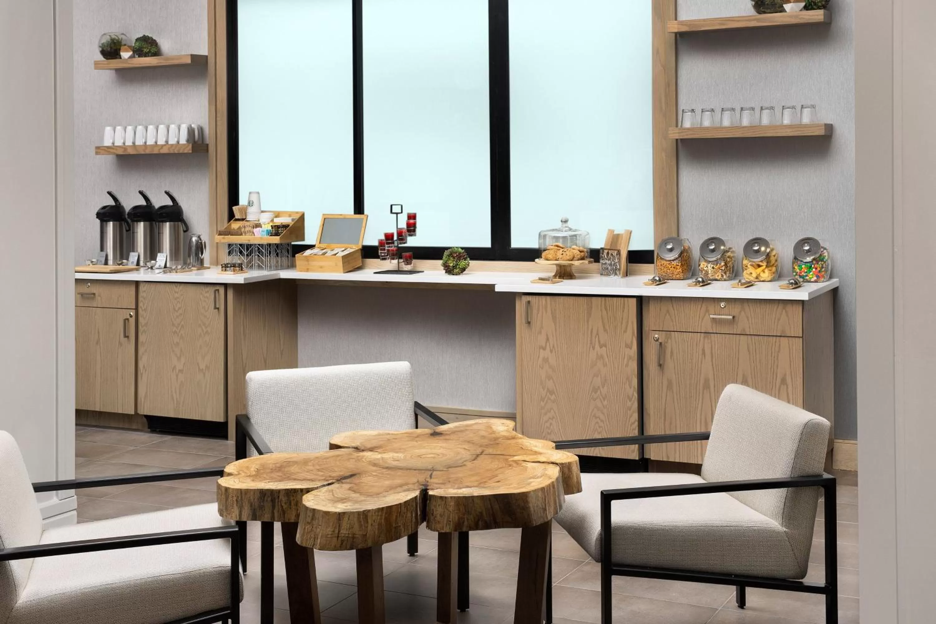 Lounge or bar in The Westin Dallas Fort Worth Airport