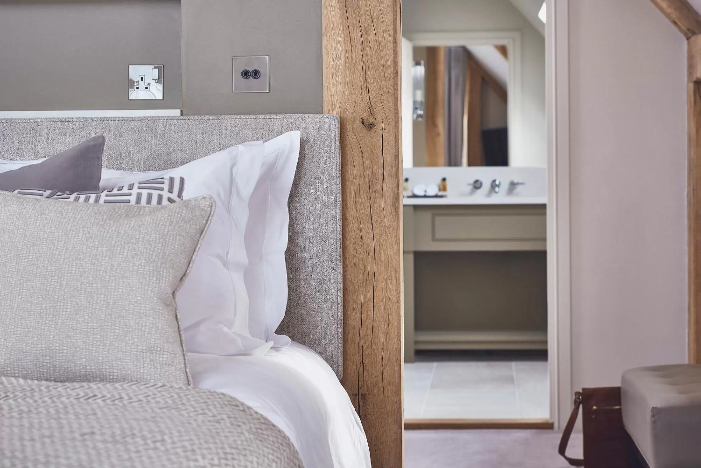 Bathroom, Bed in Marquis Suffolk