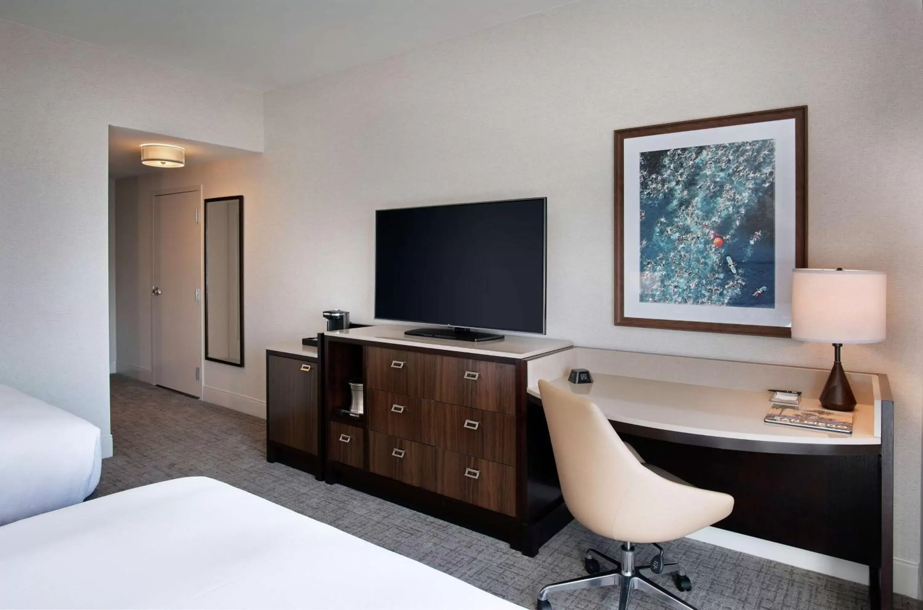 Bedroom, TV/Entertainment Center in Hilton San Diego Bayfront