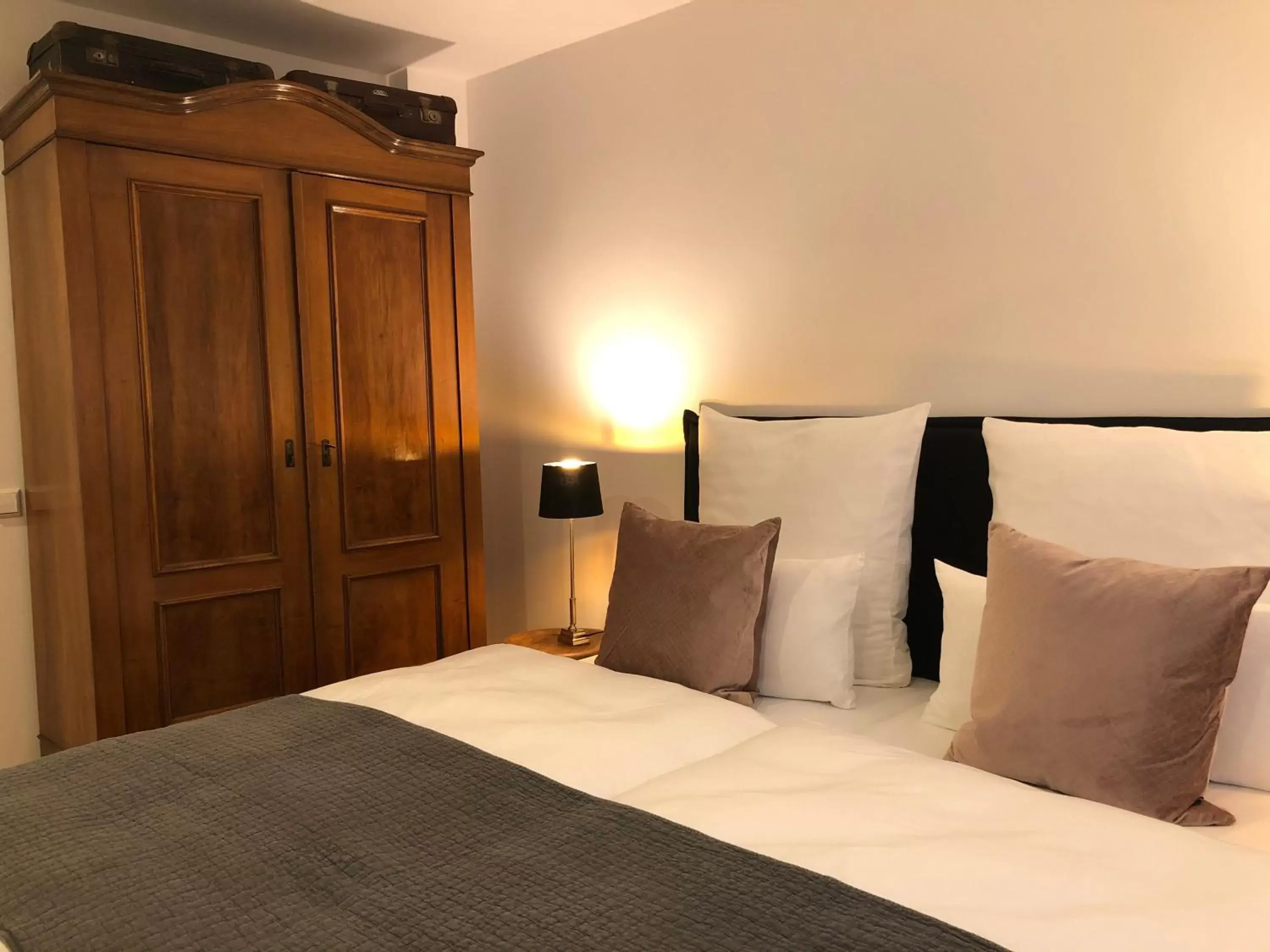 Hotel Room in der Gänsbühl auf der Stadtmauer Hotel Room in der Gänsbühl auf der Stadtmauer