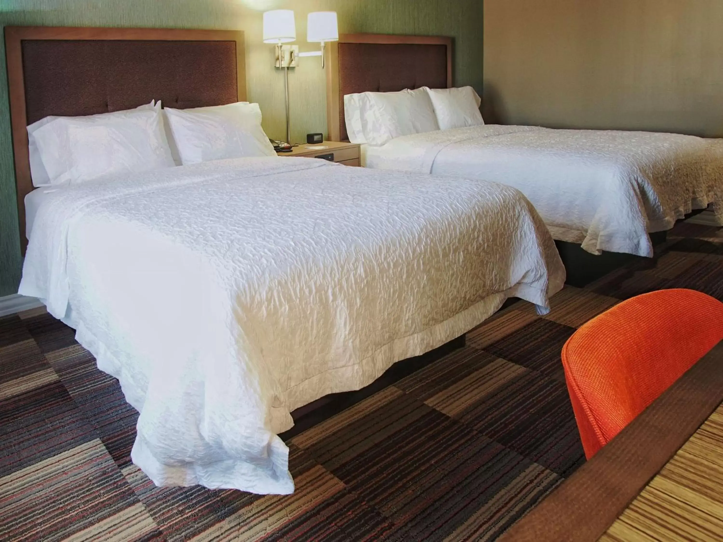 Bed in Hampton Inn & Suites-Moore