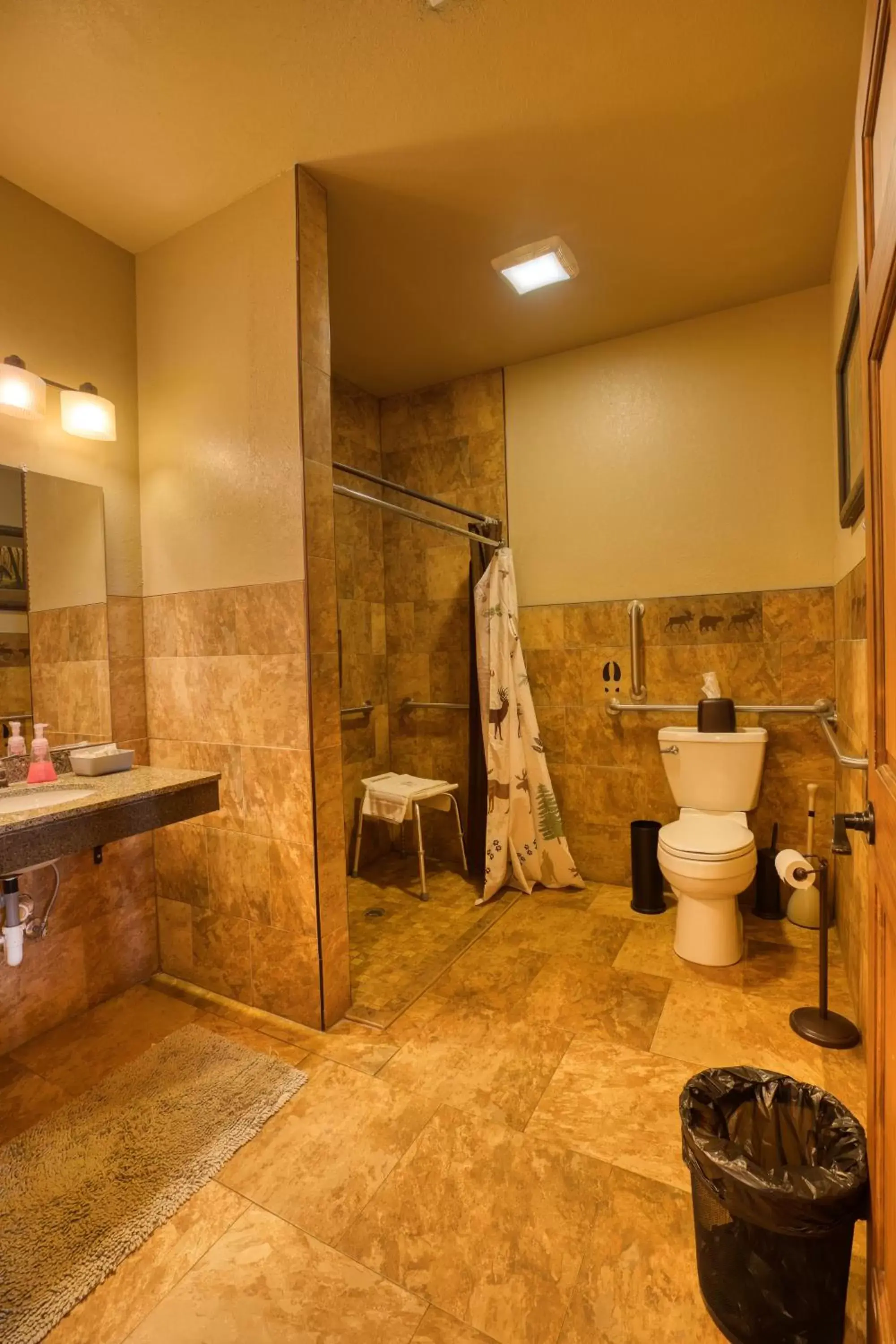 Bathroom in Lewis & Clark Resort