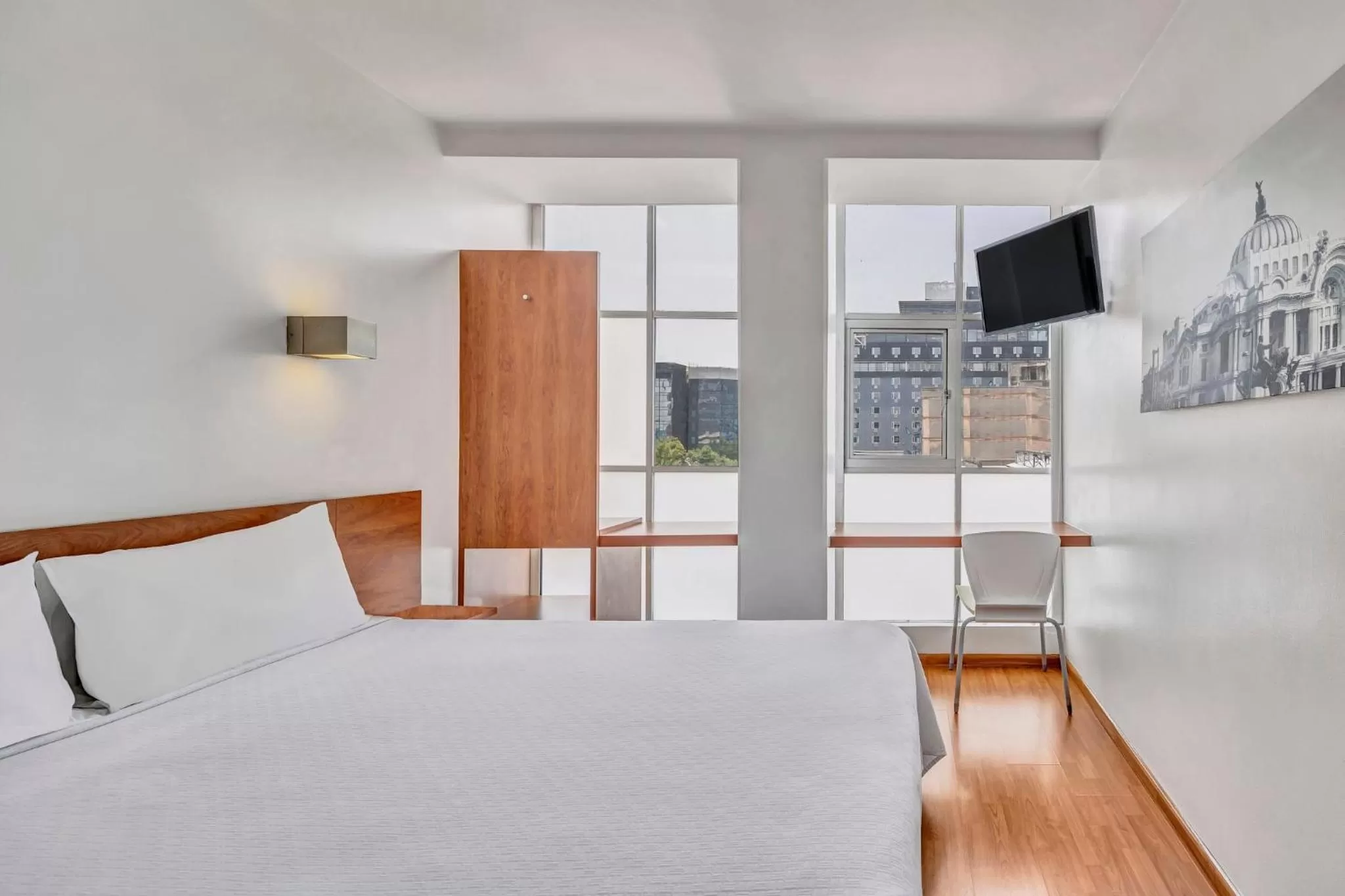 Photo of the whole room, Bed in One Ciudad de Mexico Alameda